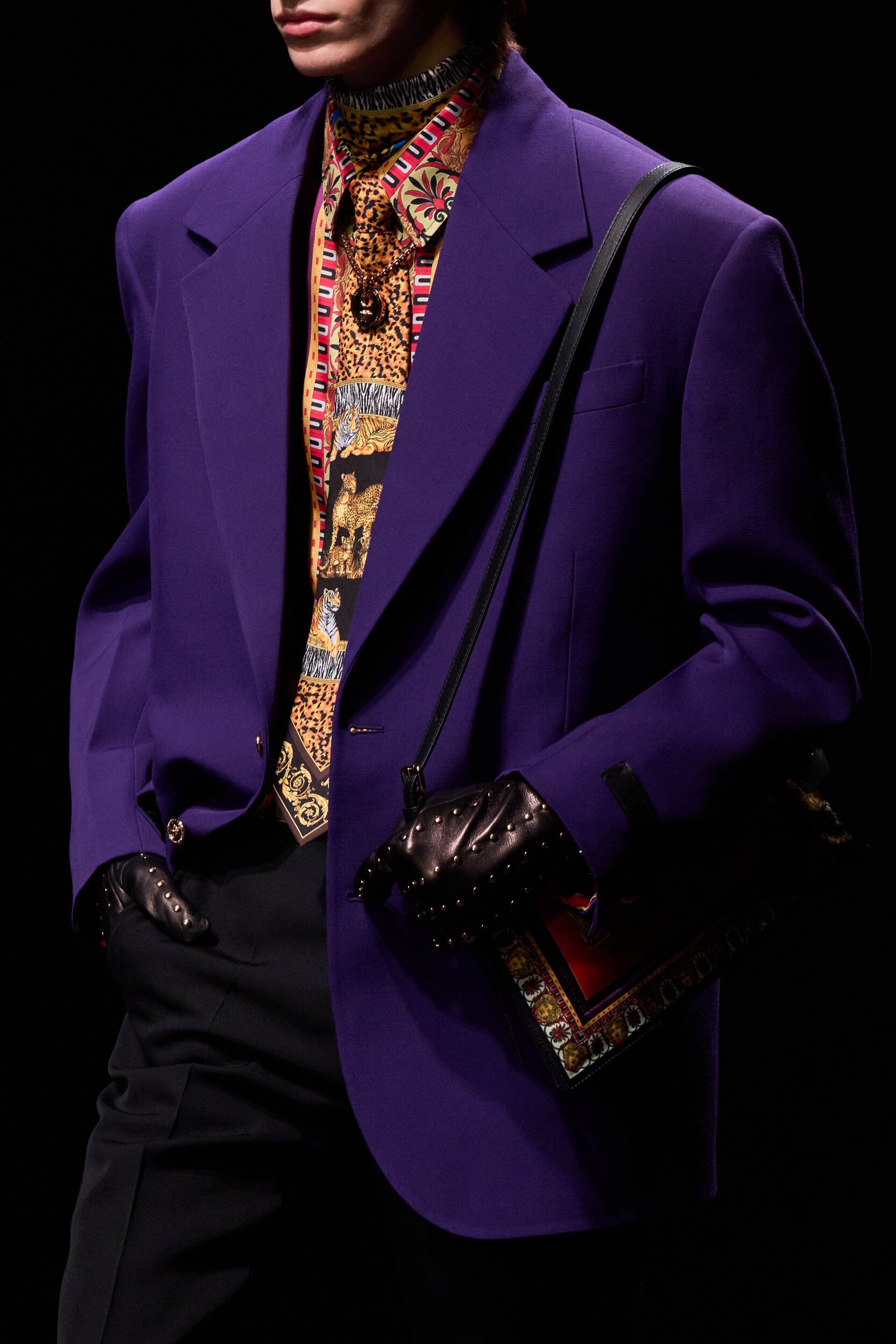 Versace Fall 2025 Fashion Show Details