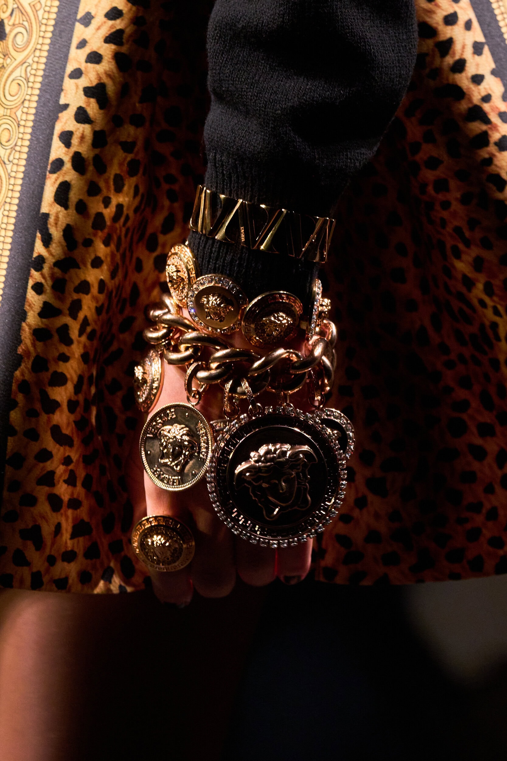 Versace Fall 2025 Fashion Show Details