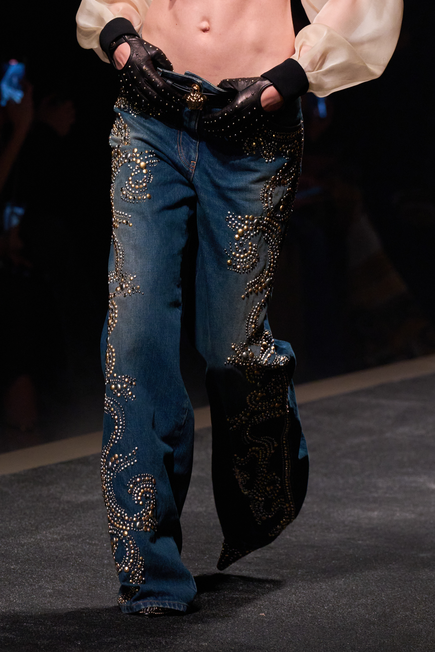 Versace Fall 2025 Fashion Show Details