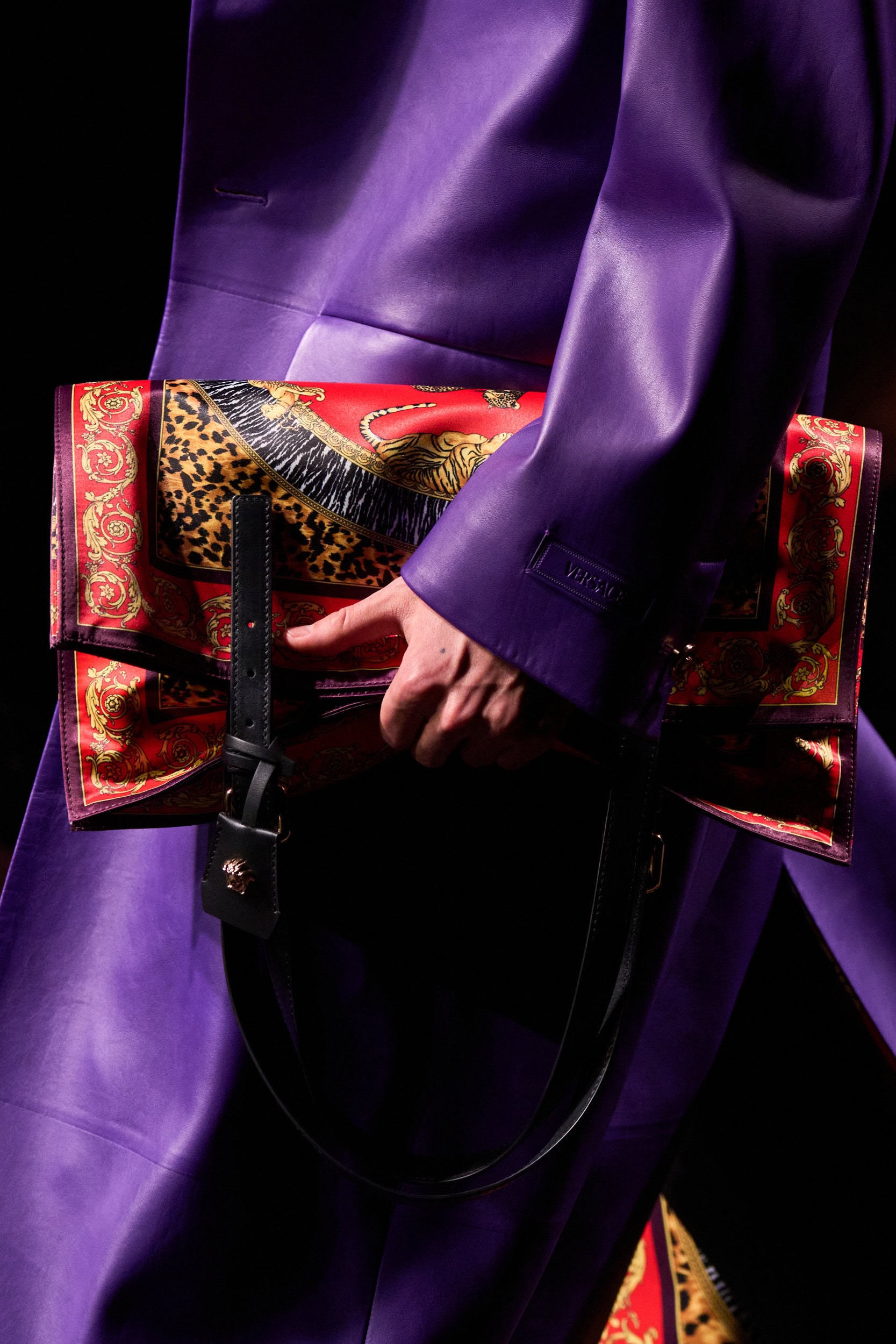 Versace Fall 2025 Fashion Show Details