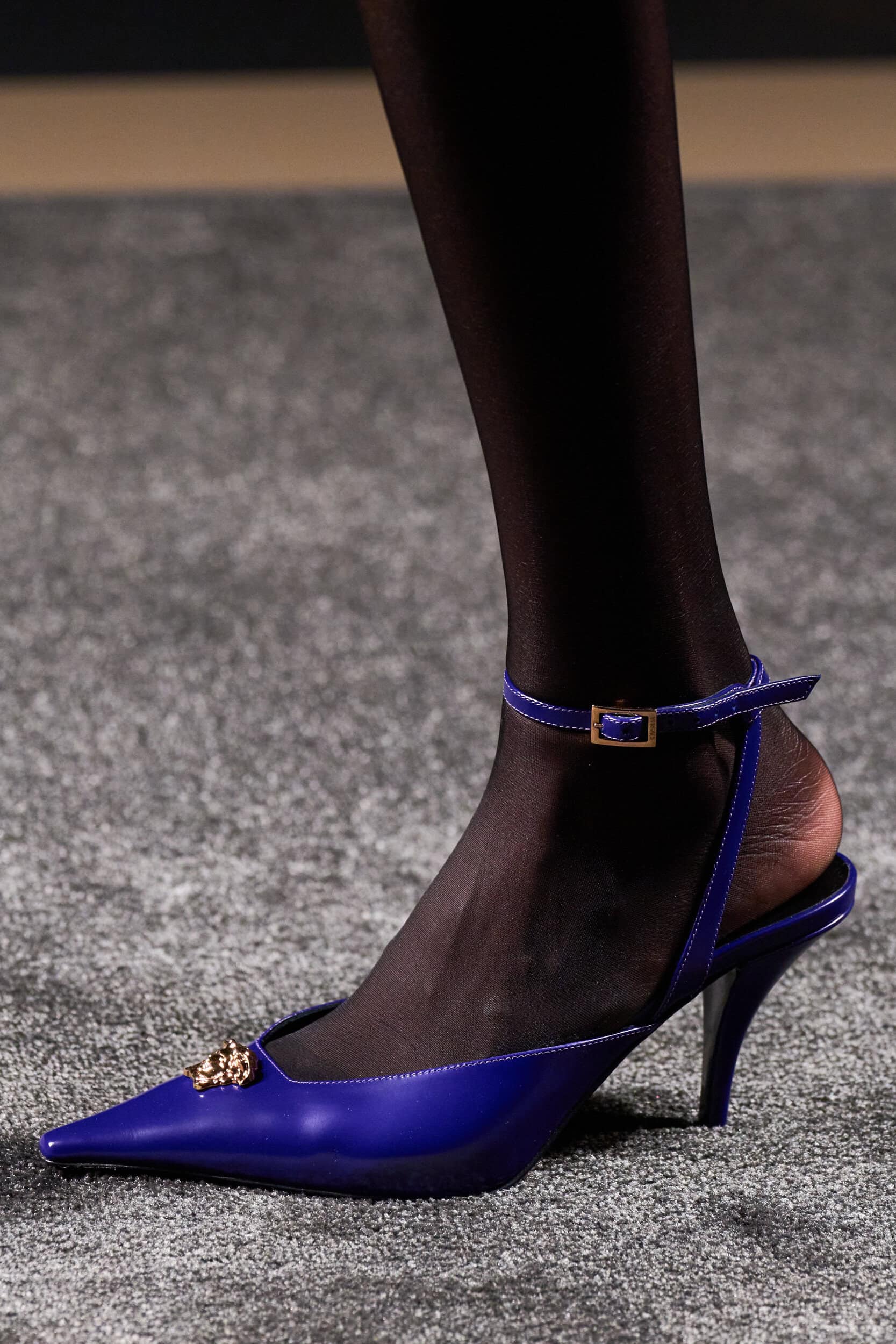 Versace Fall 2025 Fashion Show Details