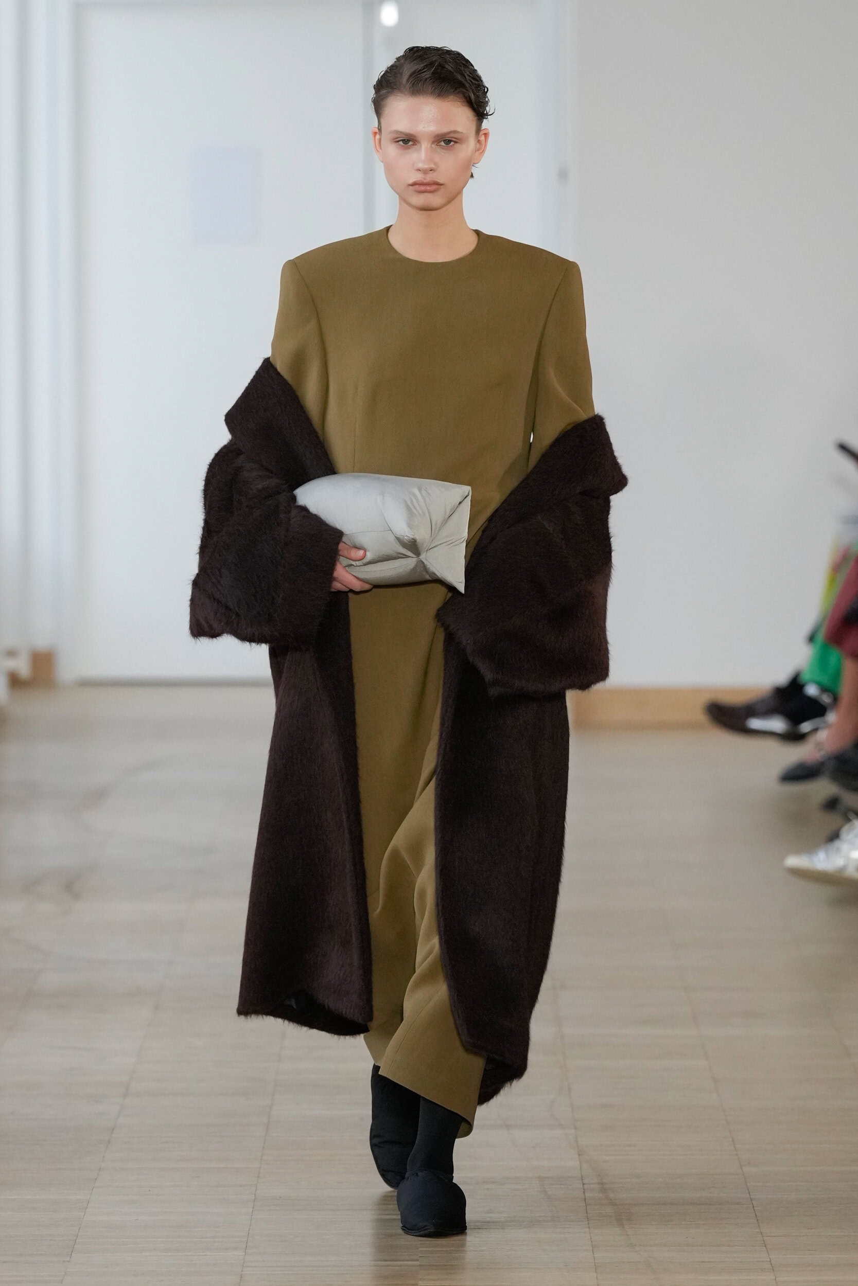 Christian Wijnants Fall 2025 Fashion Show