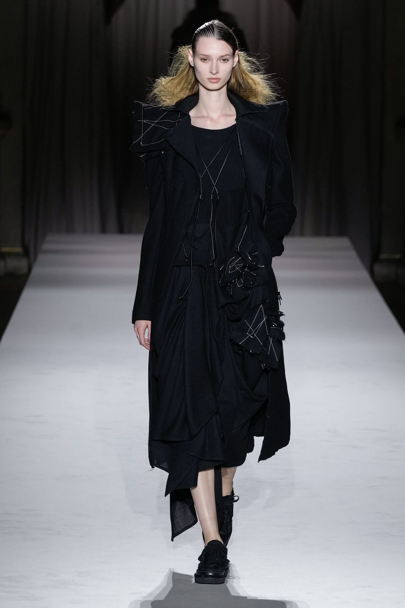 Yohji Yamamoto Fall 2025 Fashion Show