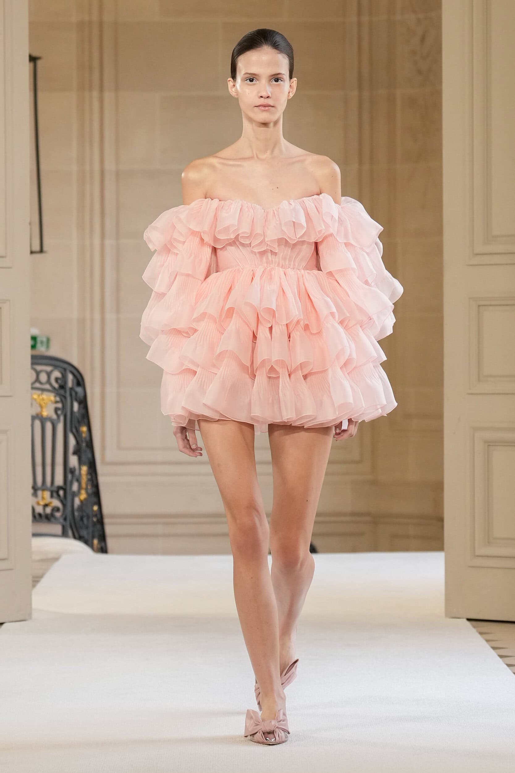 Giambattista Valli Fall 2025 Fashion Show