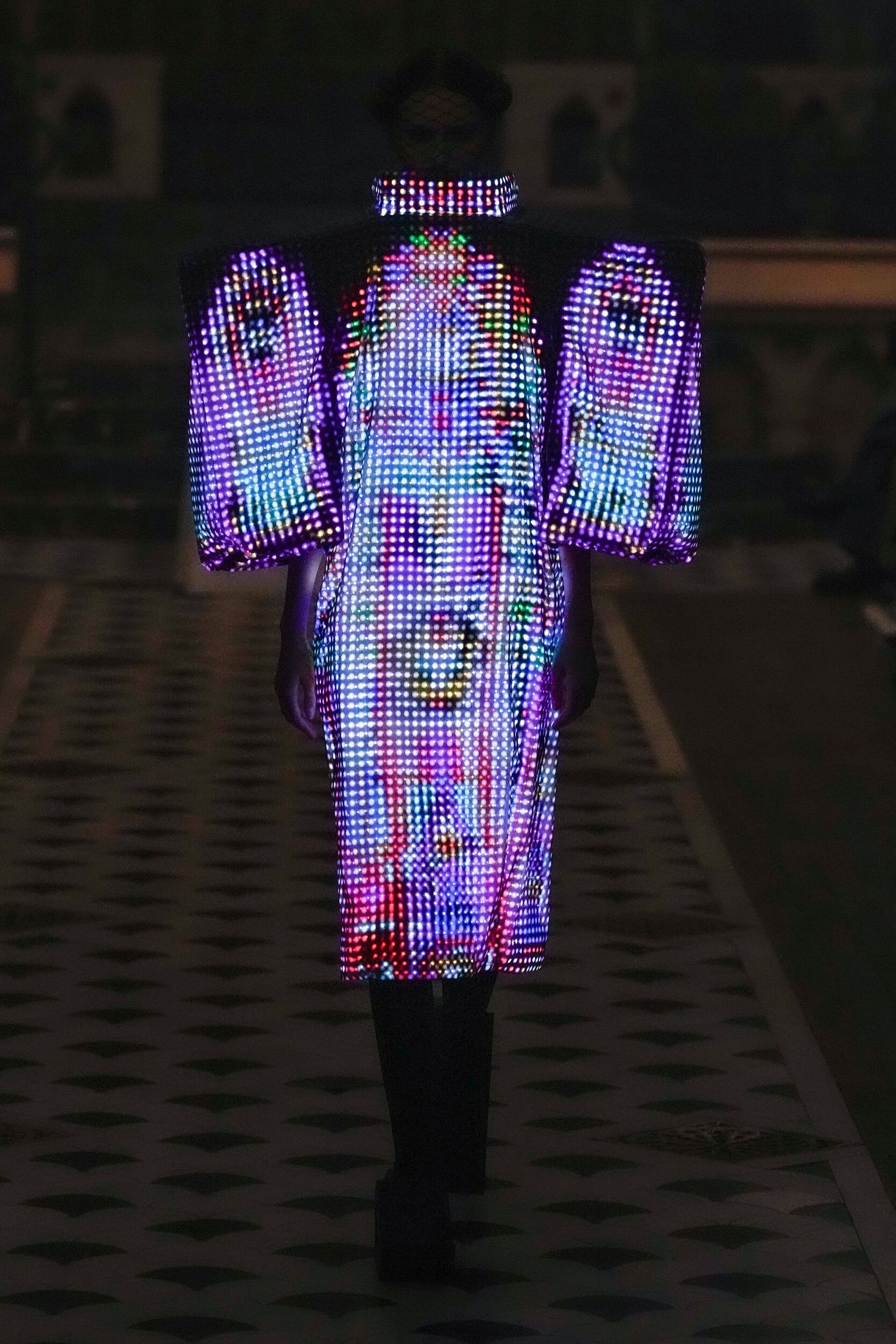 Anrealage Fall 2025 Fashion Show
