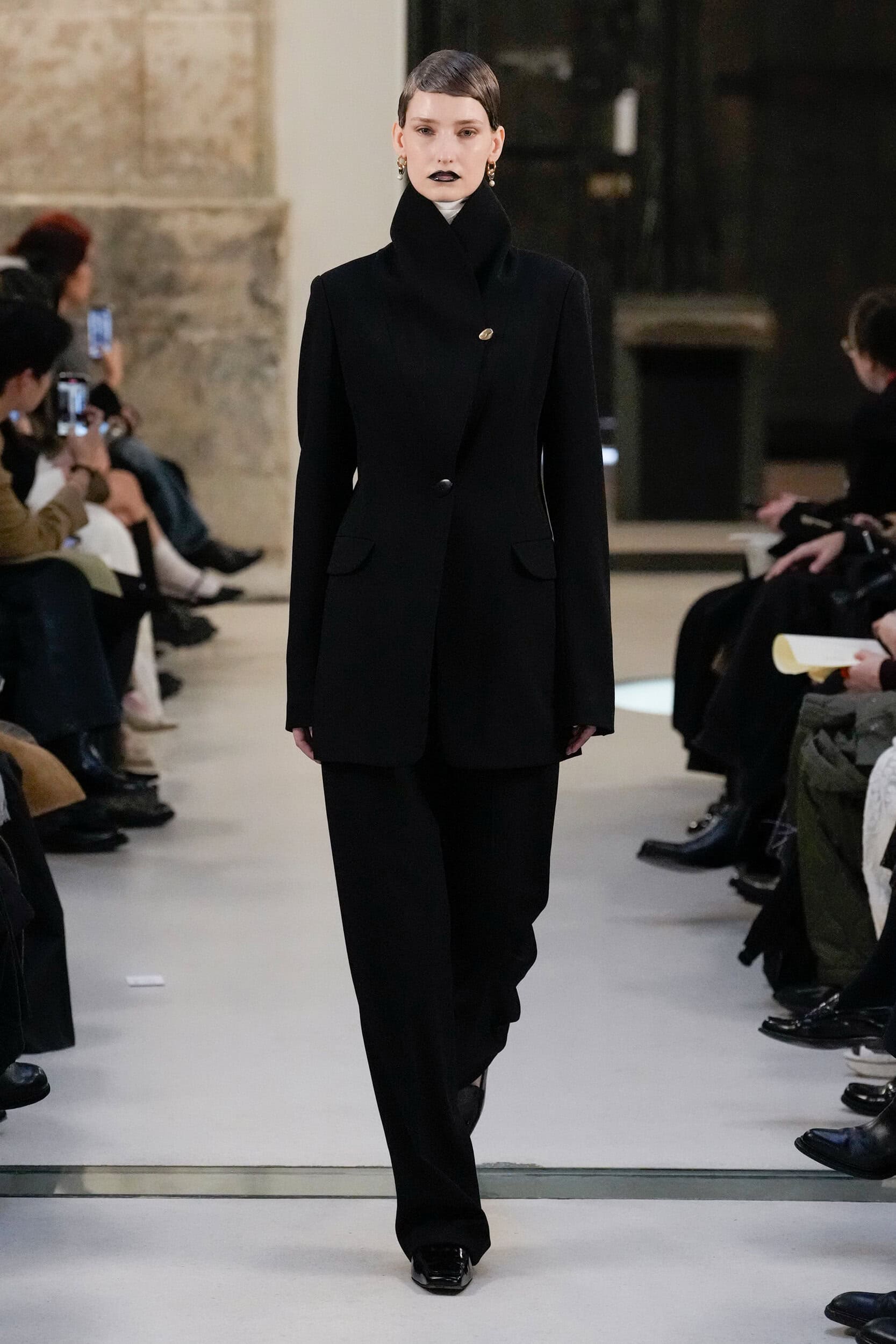 Mame Kurogouchi Fall 2025 Fashion Show