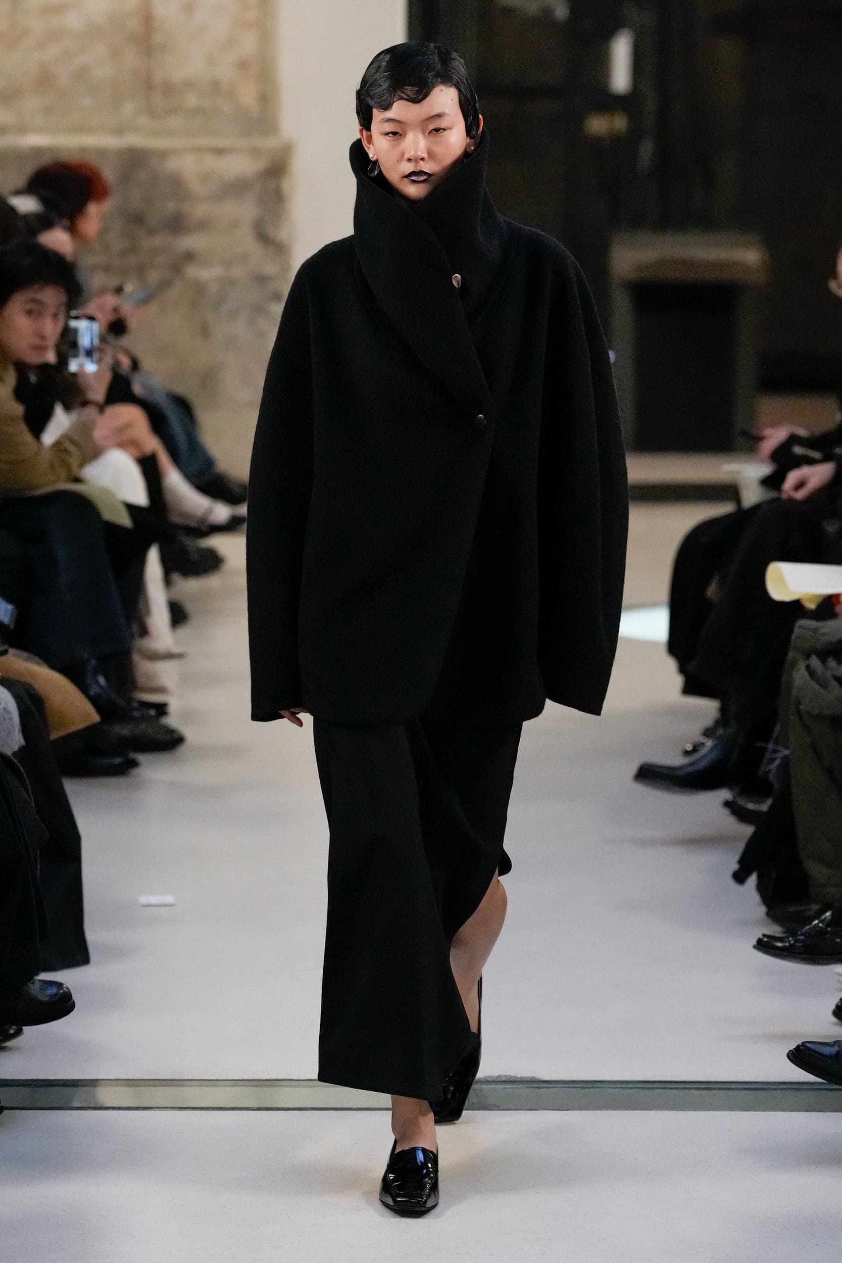 Mame Kurogouchi Fall 2025 Fashion Show