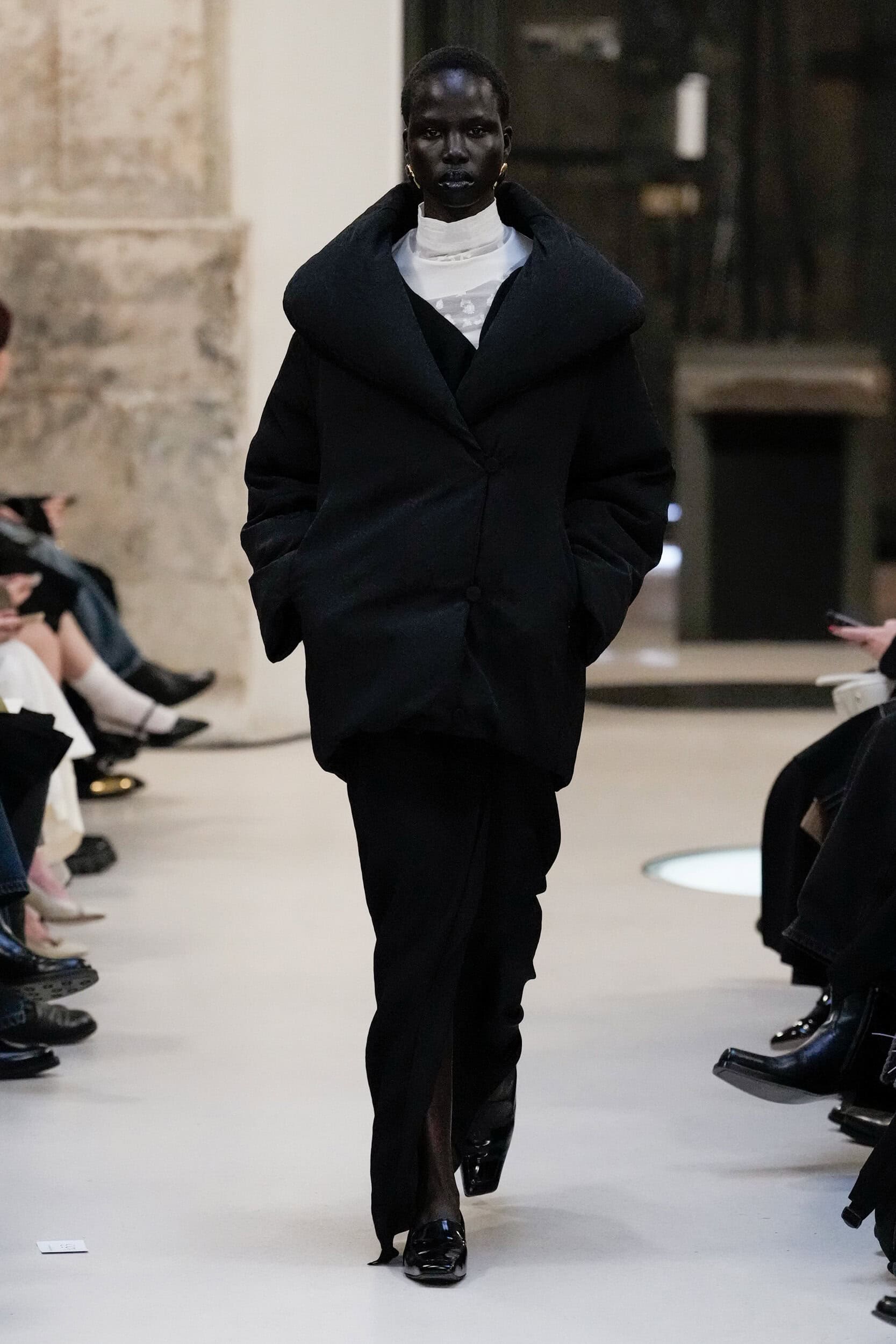 Mame Kurogouchi Fall 2025 Fashion Show