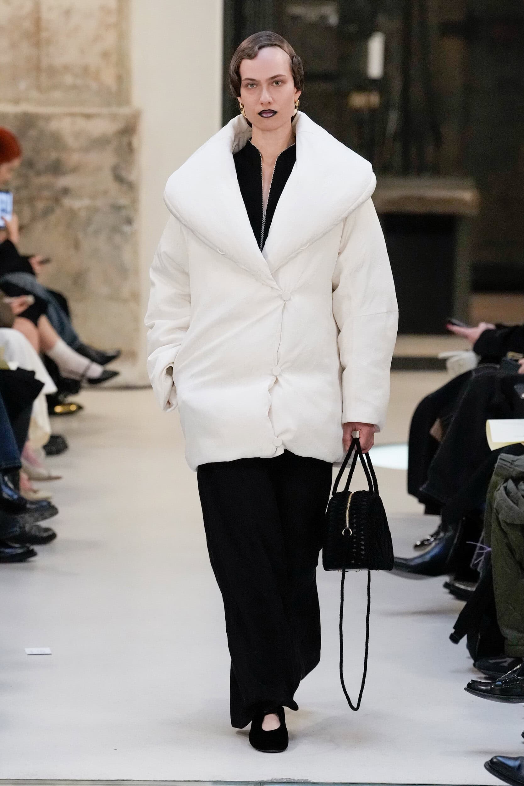 Mame Kurogouchi Fall 2025 Fashion Show