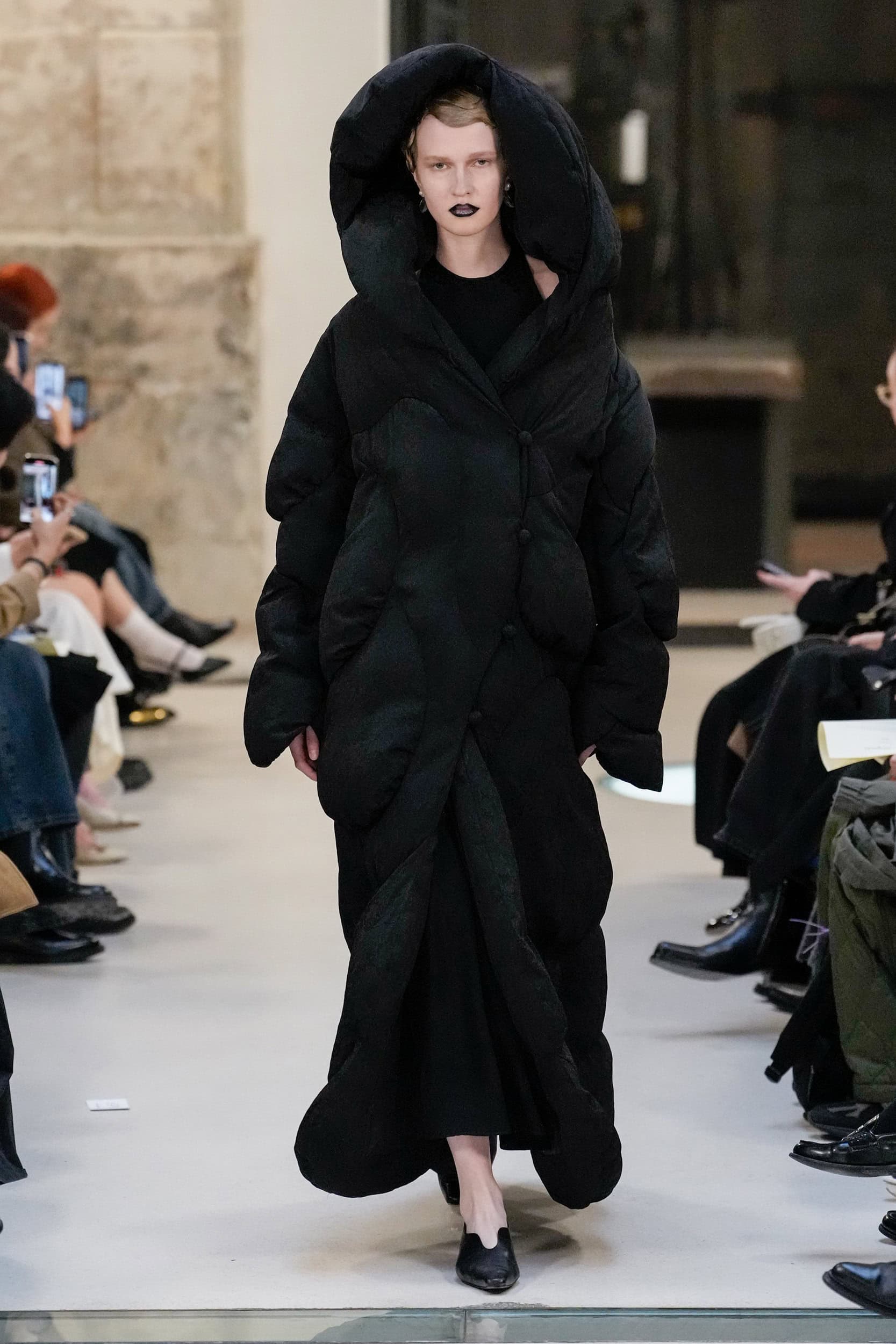 Mame Kurogouchi Fall 2025 Fashion Show