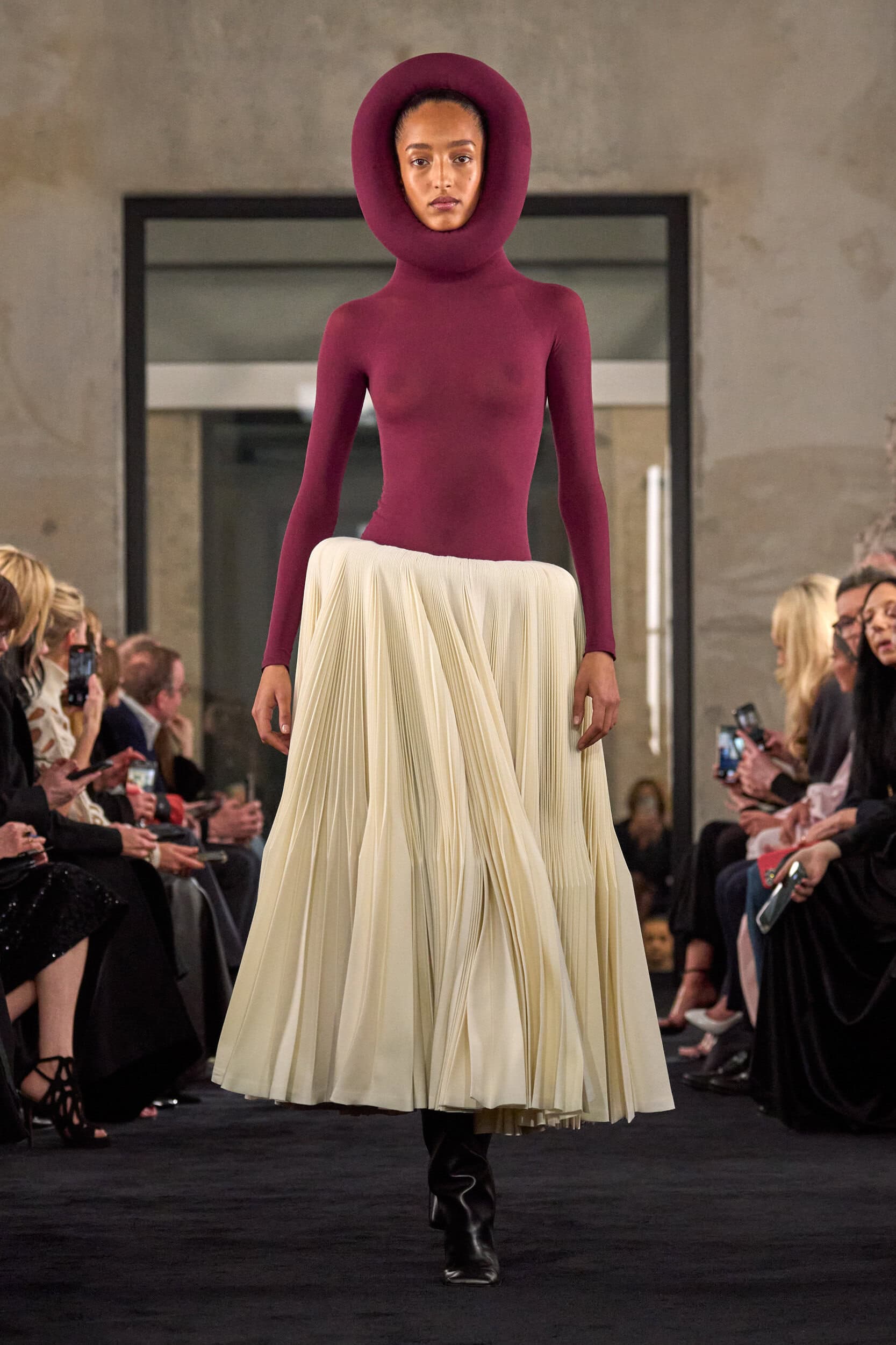 Alaia Fall 2025 Fashion Show