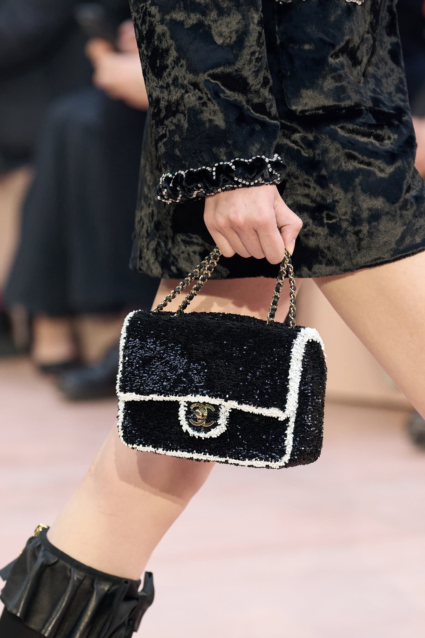 Chanel Fall 2025 Fashion Show Details