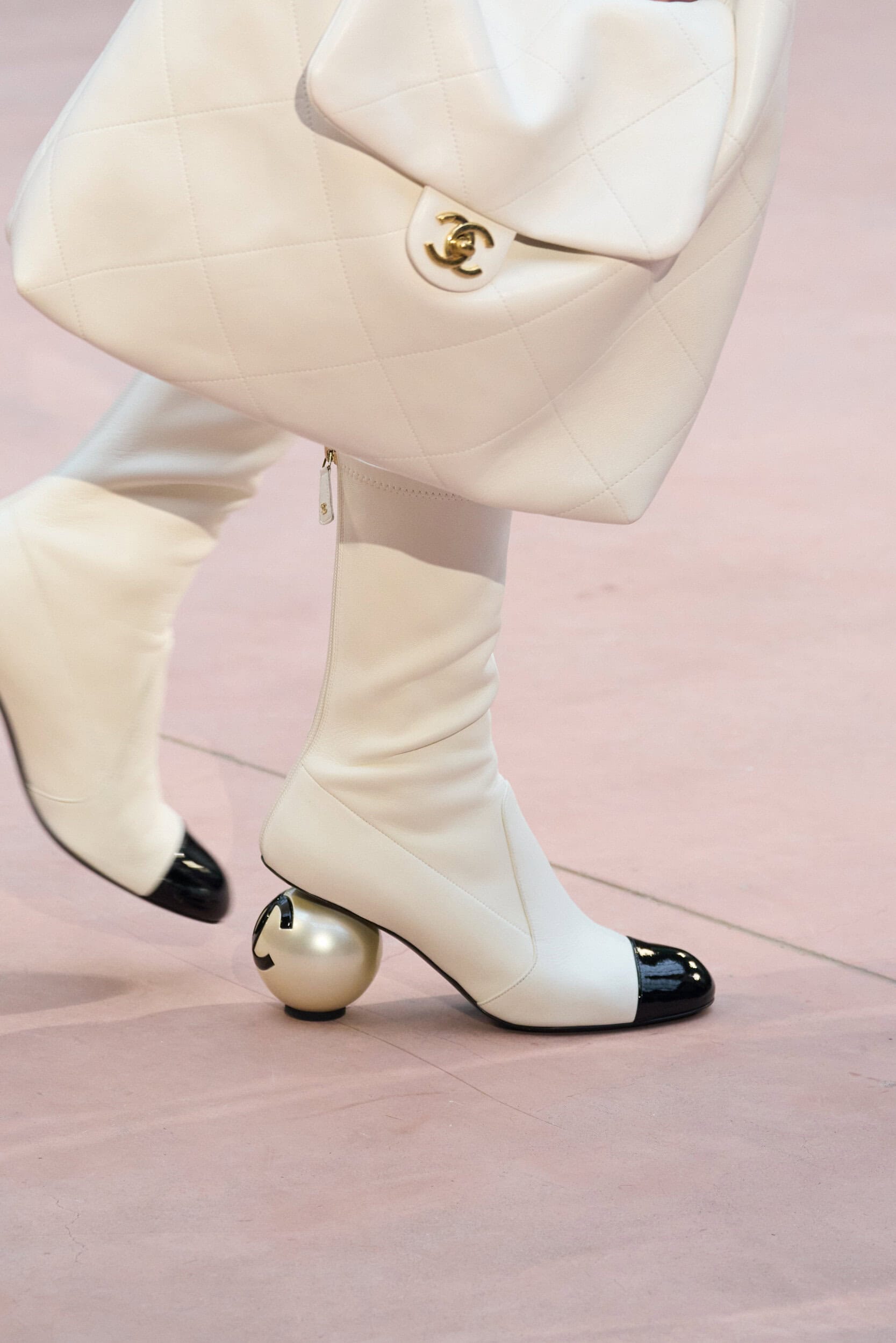 Chanel Fall 2025 Fashion Show Details