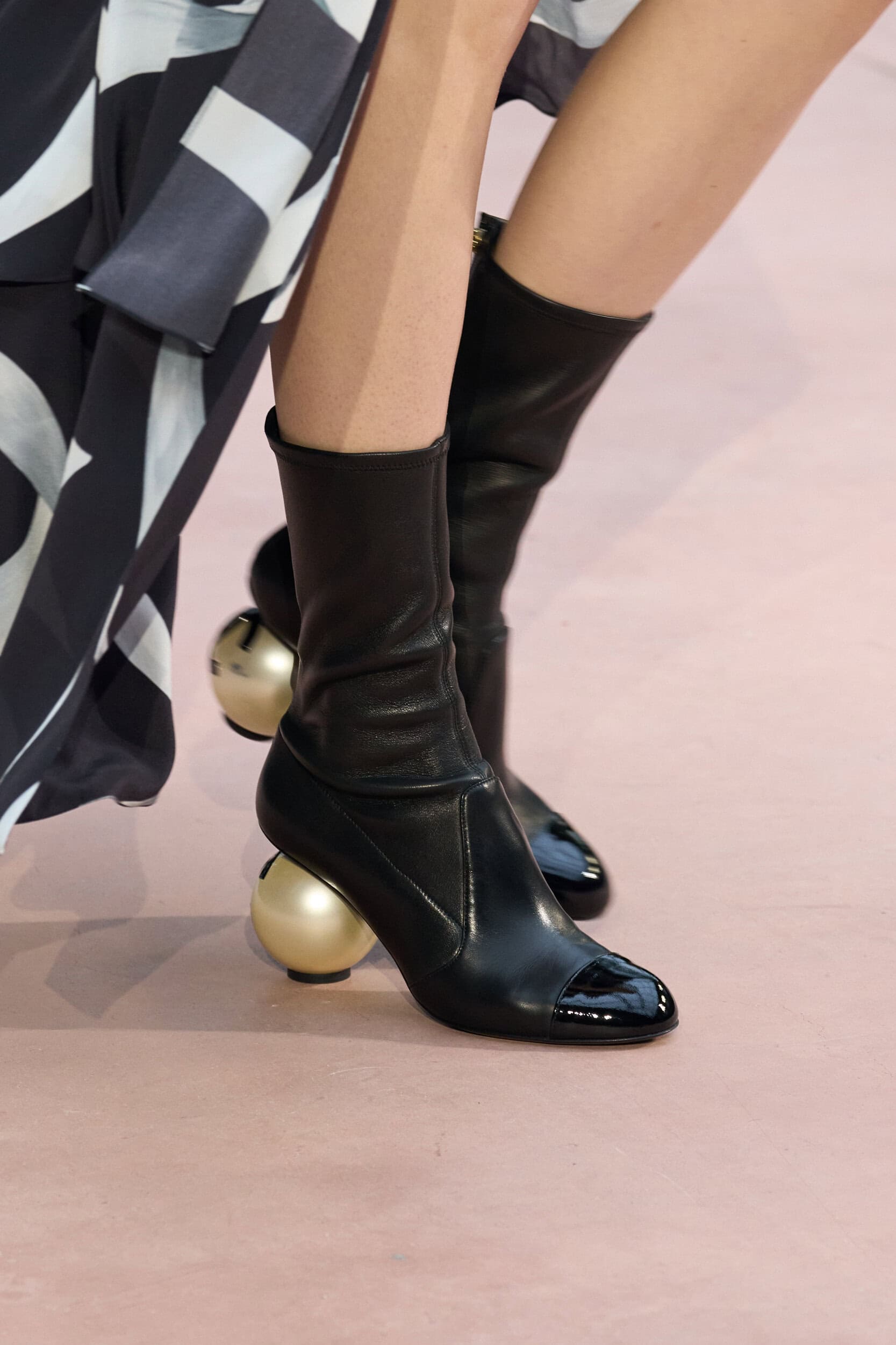 Chanel Fall 2025 Fashion Show Details