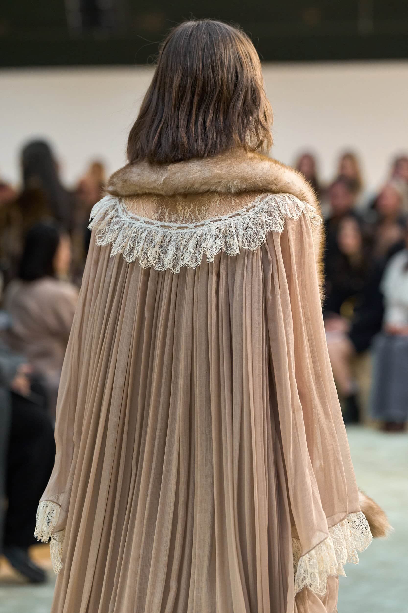 Chloe Fall 2025 Fashion Show Details