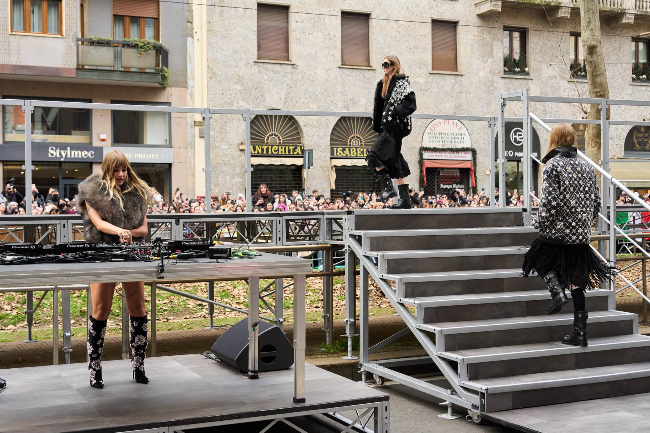 Dolce & Gabbana Fall 2025 Fashion Show Atmosphere