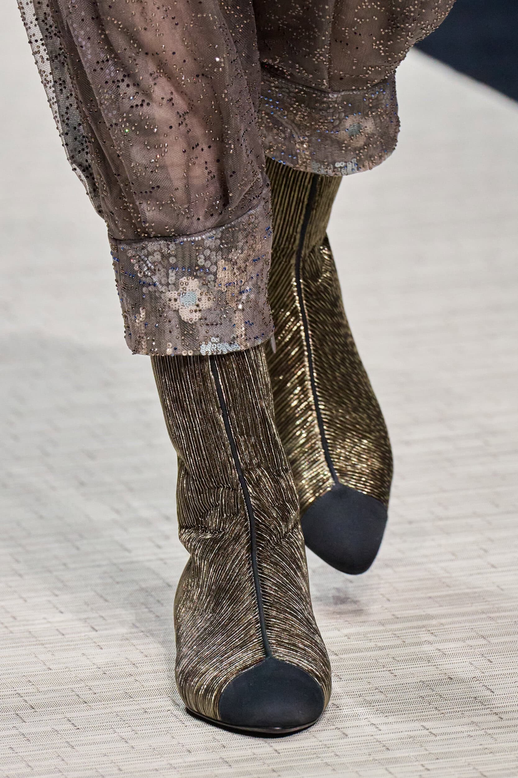 Giorgio Armani Fall 2025 Fashion Show Details