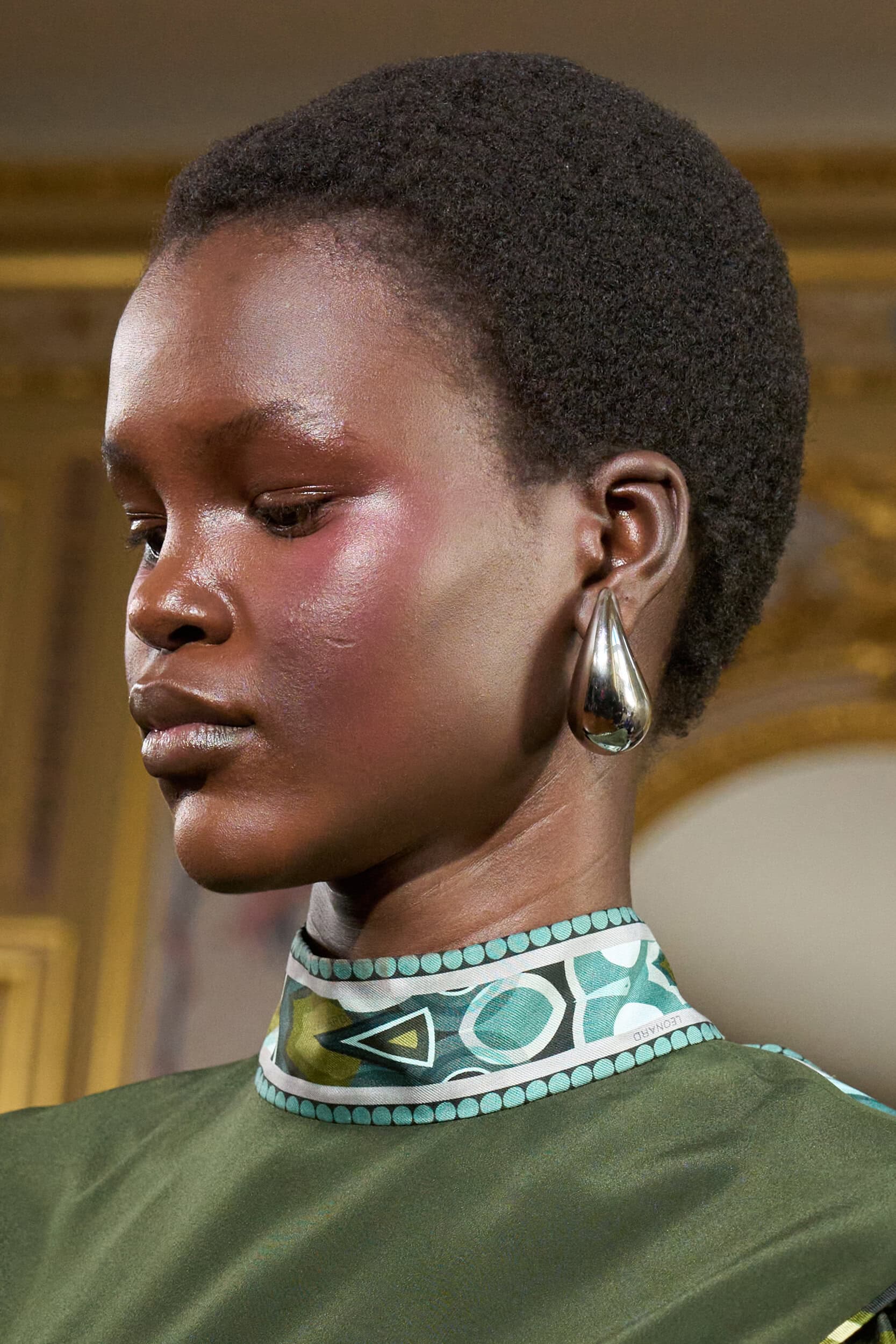 Leonard Paris Fall 2025 Fashion Show Details