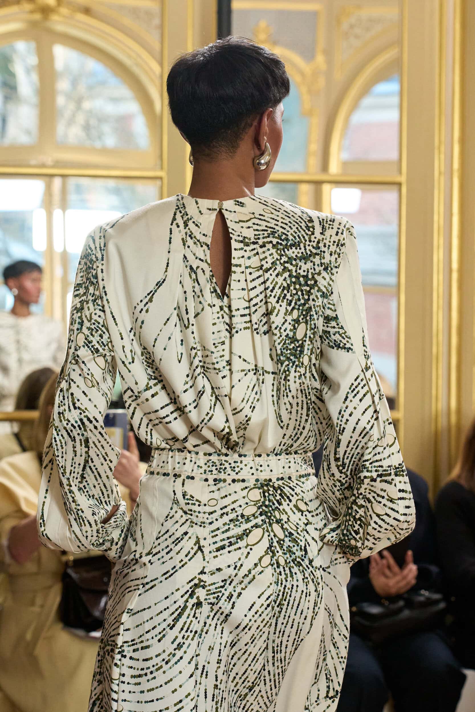 Leonard Paris Fall 2025 Fashion Show Details