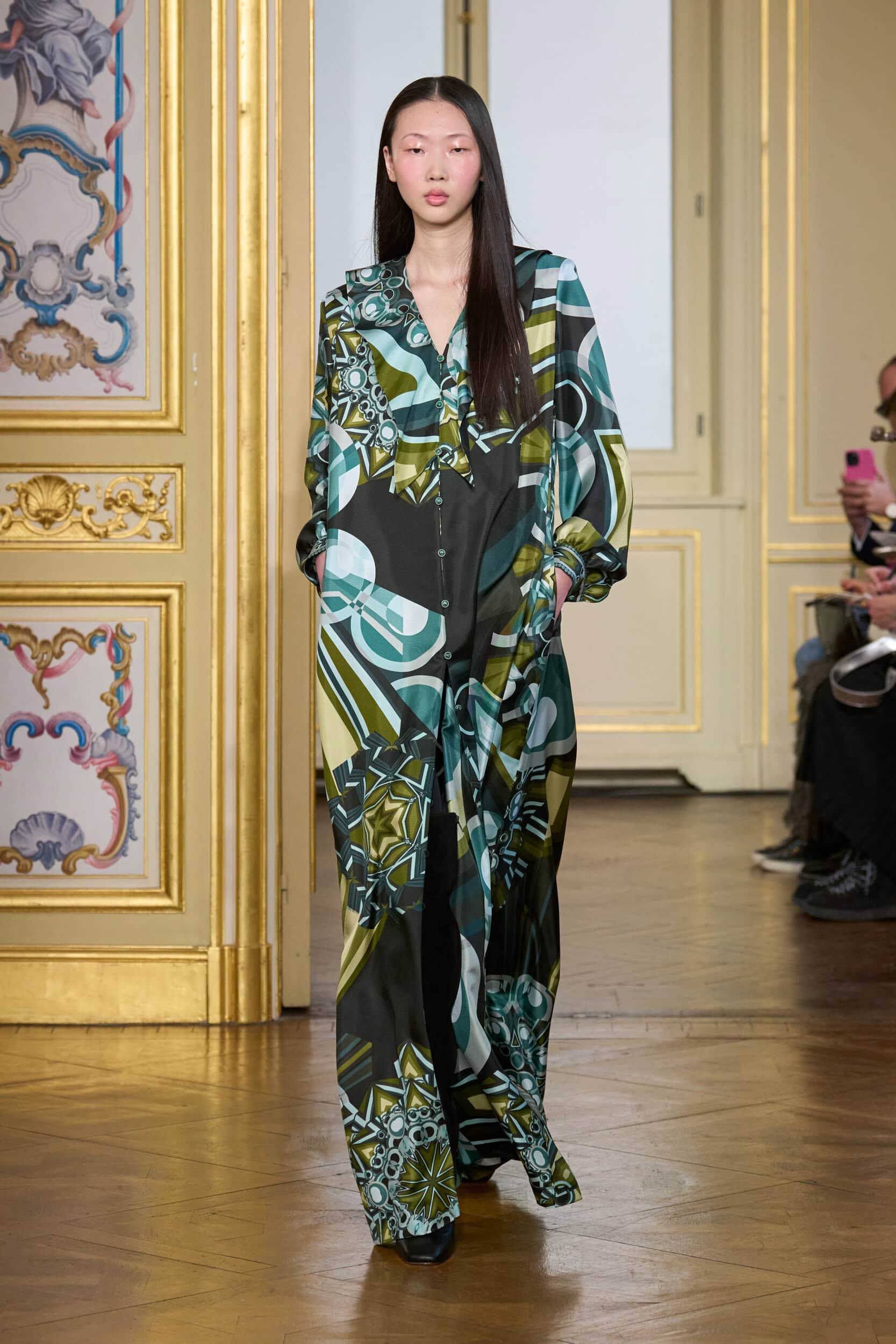 Leonard Paris Fall 2025 Fashion Show