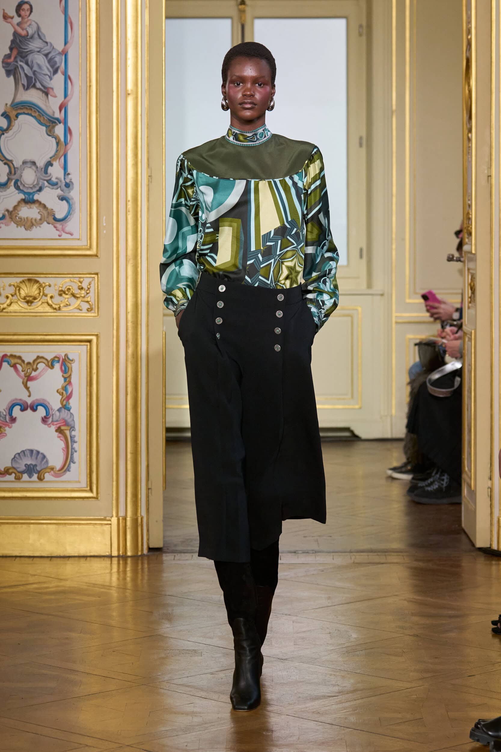 Leonard Paris Fall 2025 Fashion Show