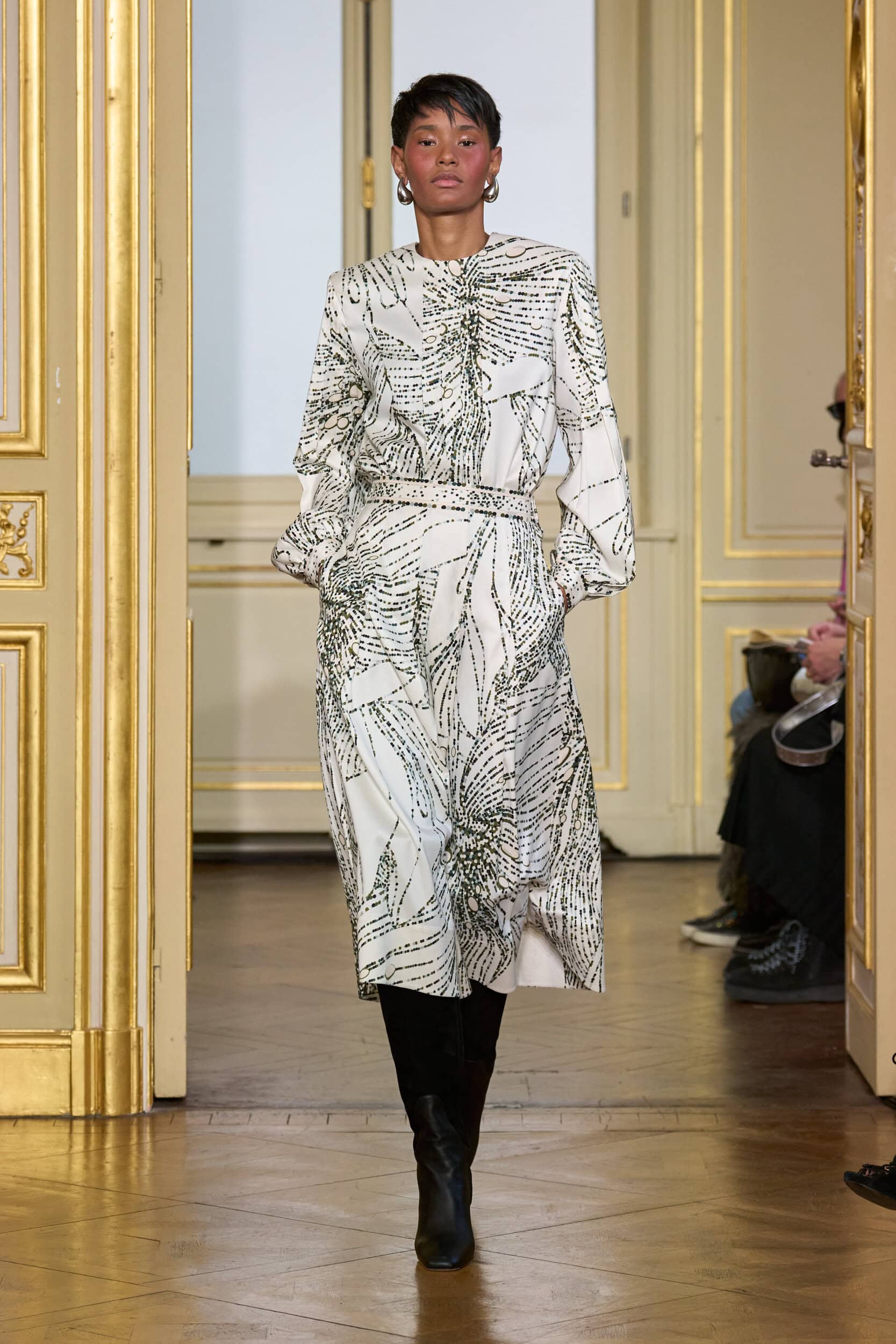 Leonard Paris Fall 2025 Fashion Show