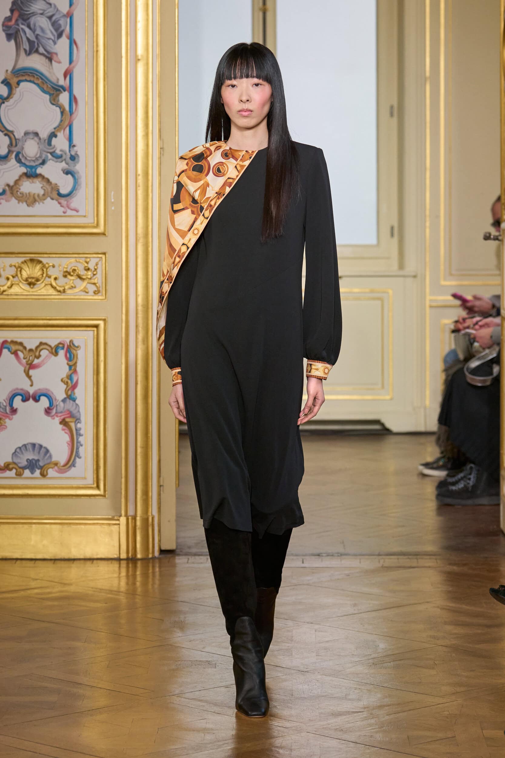 Leonard Paris Fall 2025 Fashion Show
