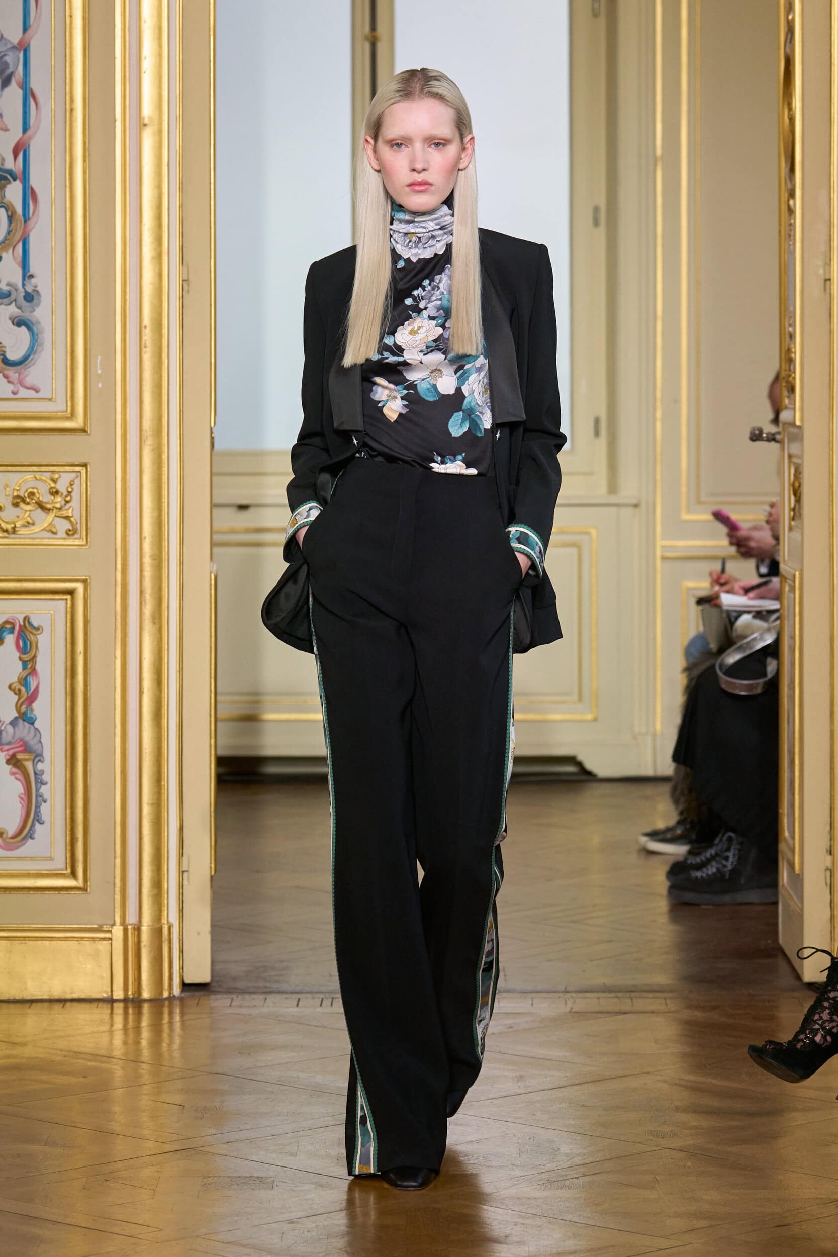 Leonard Paris Fall 2025 Fashion Show