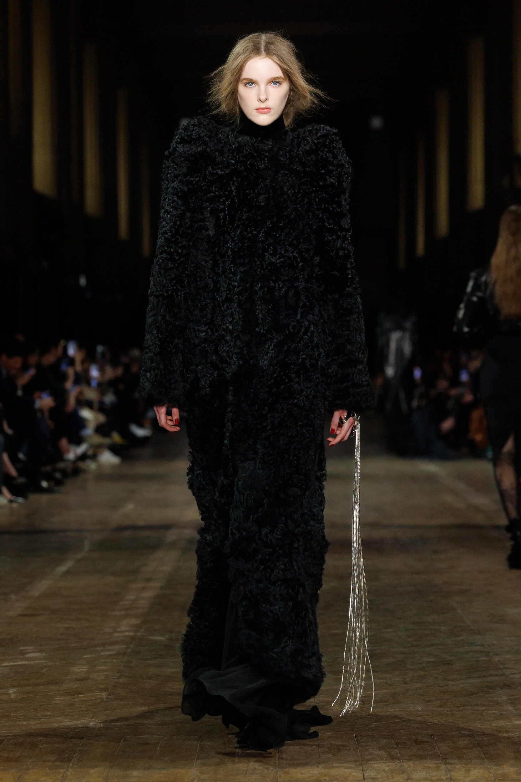 Alexander Mcqueen Fall 2025 Fashion Show