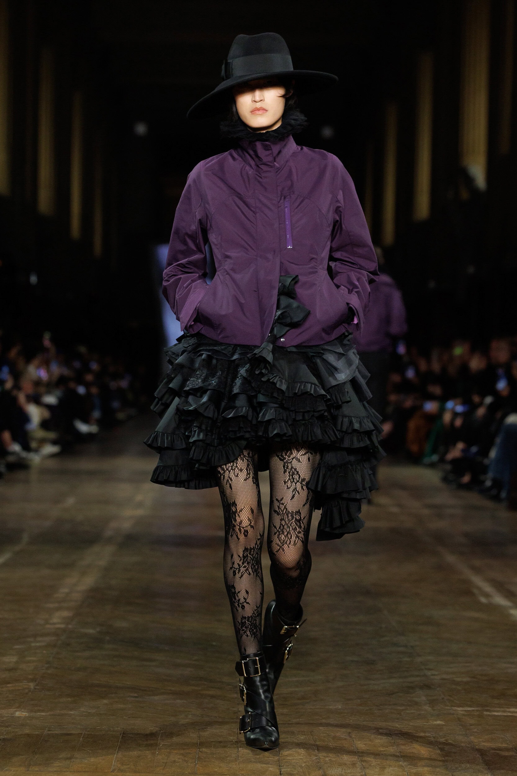 Alexander Mcqueen Fall 2025 Fashion Show