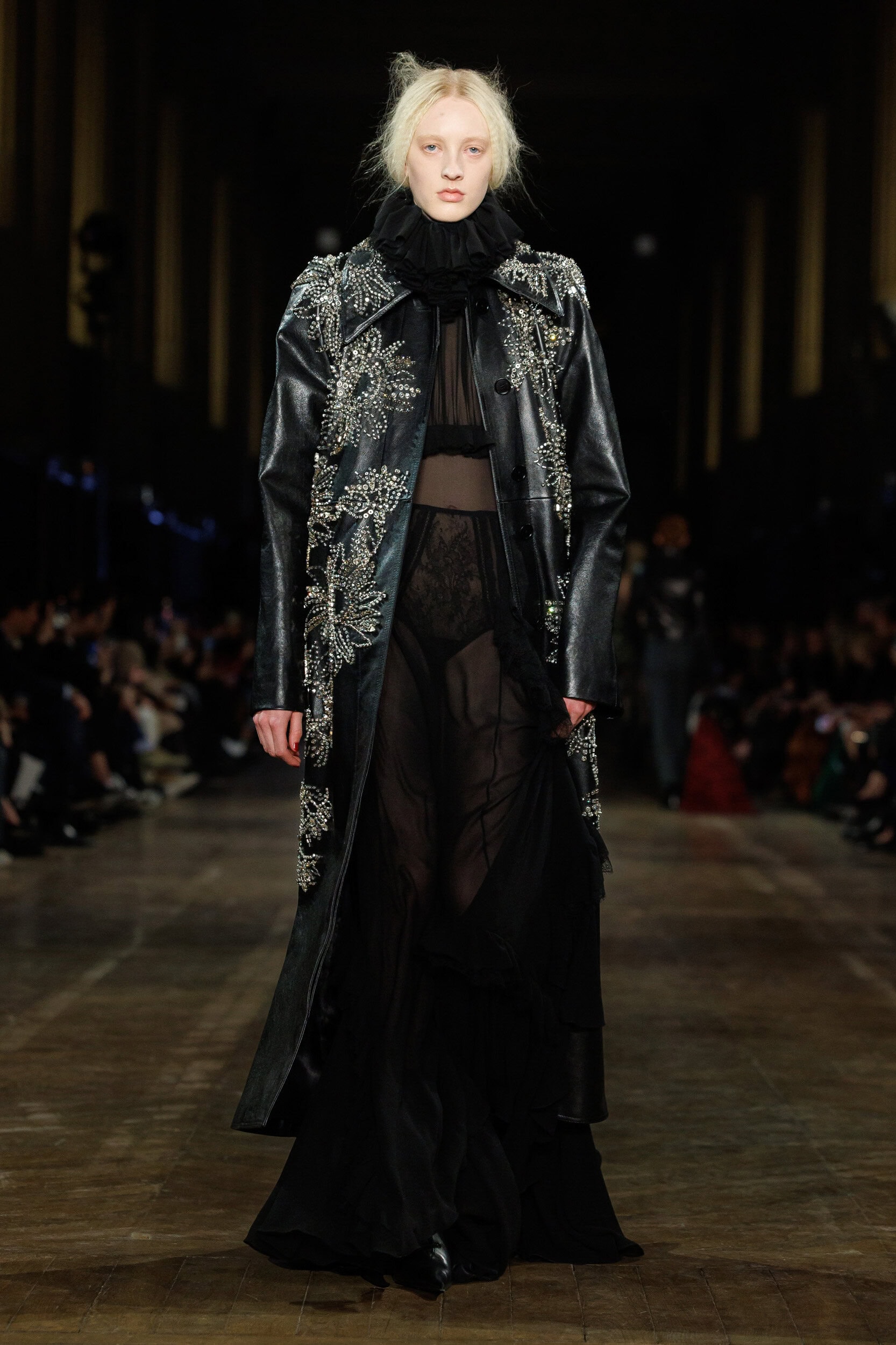 Alexander Mcqueen Fall 2025 Fashion Show