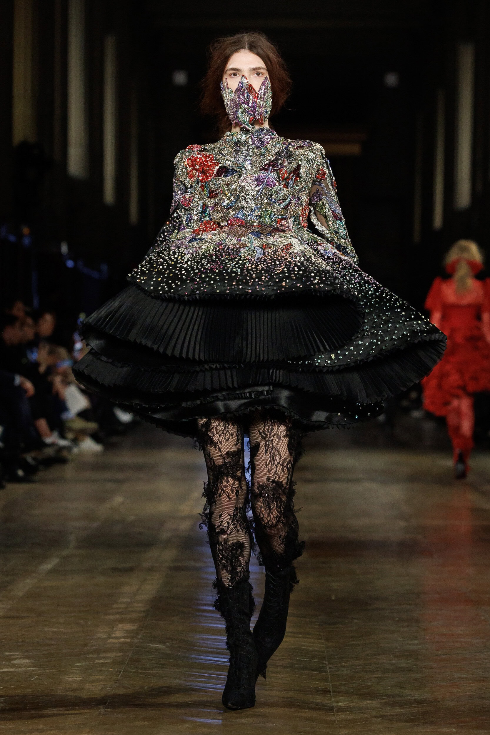 Alexander Mcqueen Fall 2025 Fashion Show