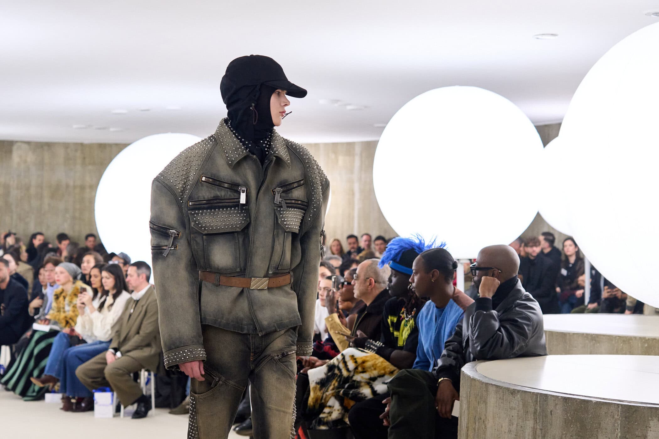 Off-white Fall 2025 Fashion Show Atmosphere