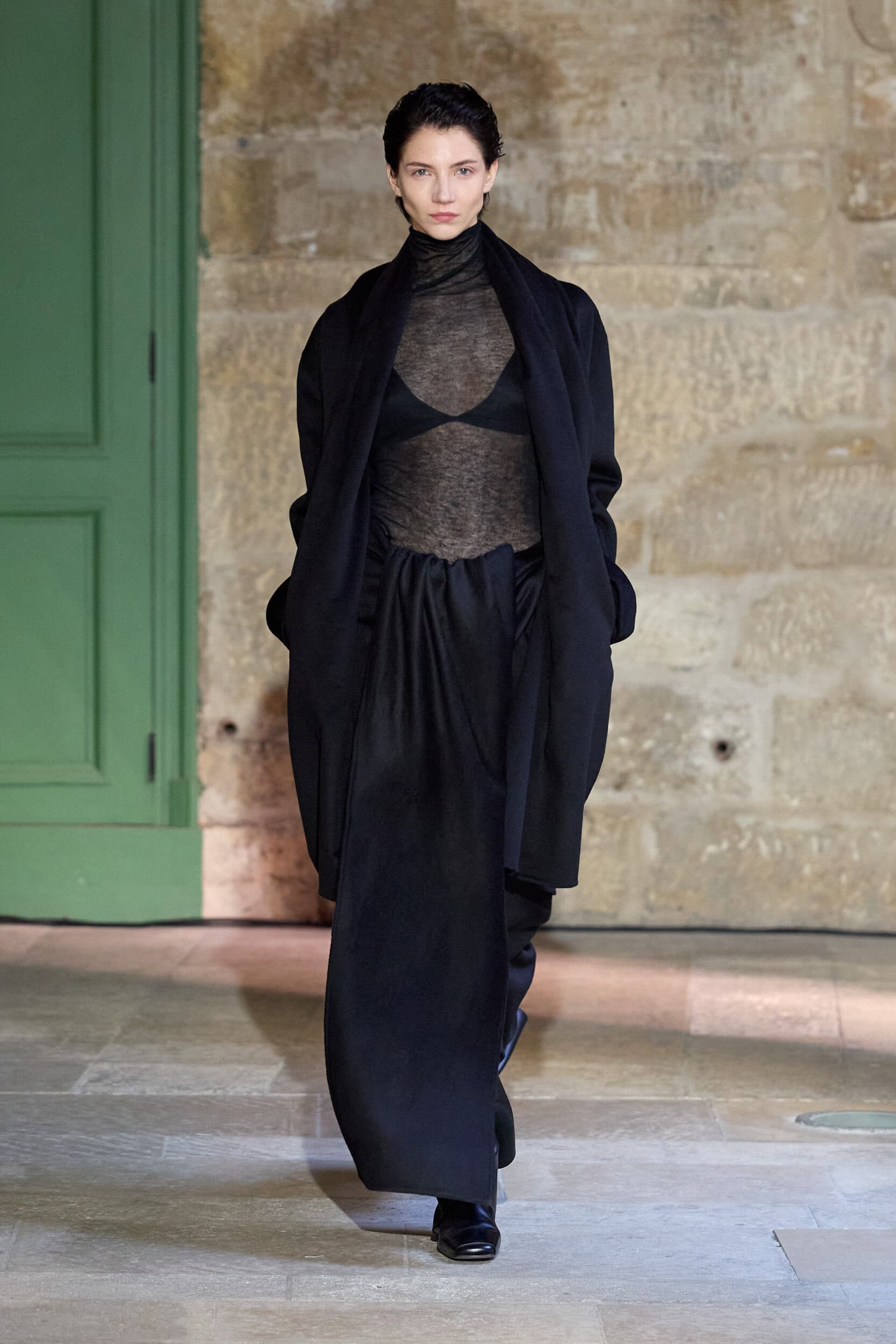 Ruohan Fall 2025 Fashion Show