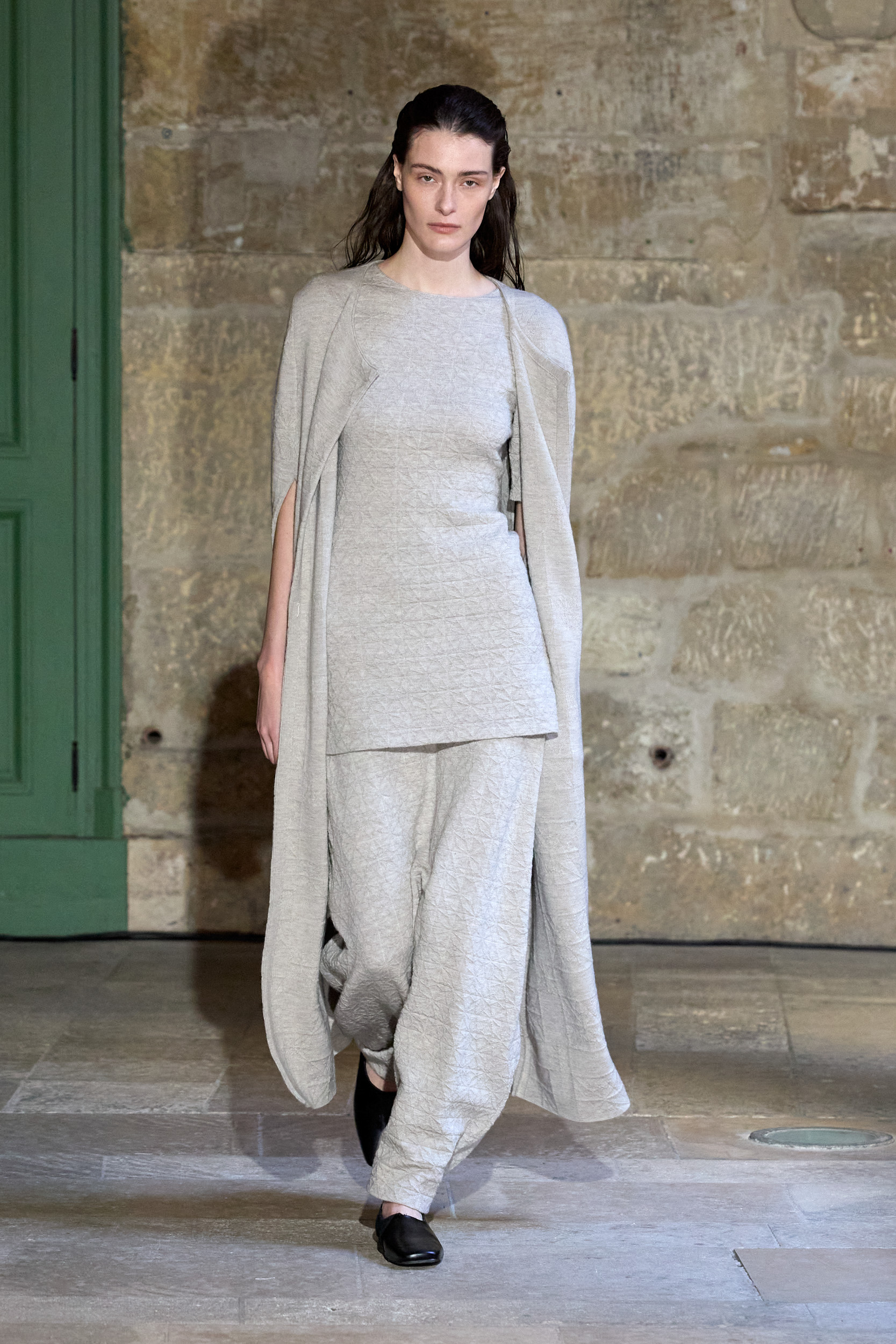 Ruohan Fall 2025 Fashion Show