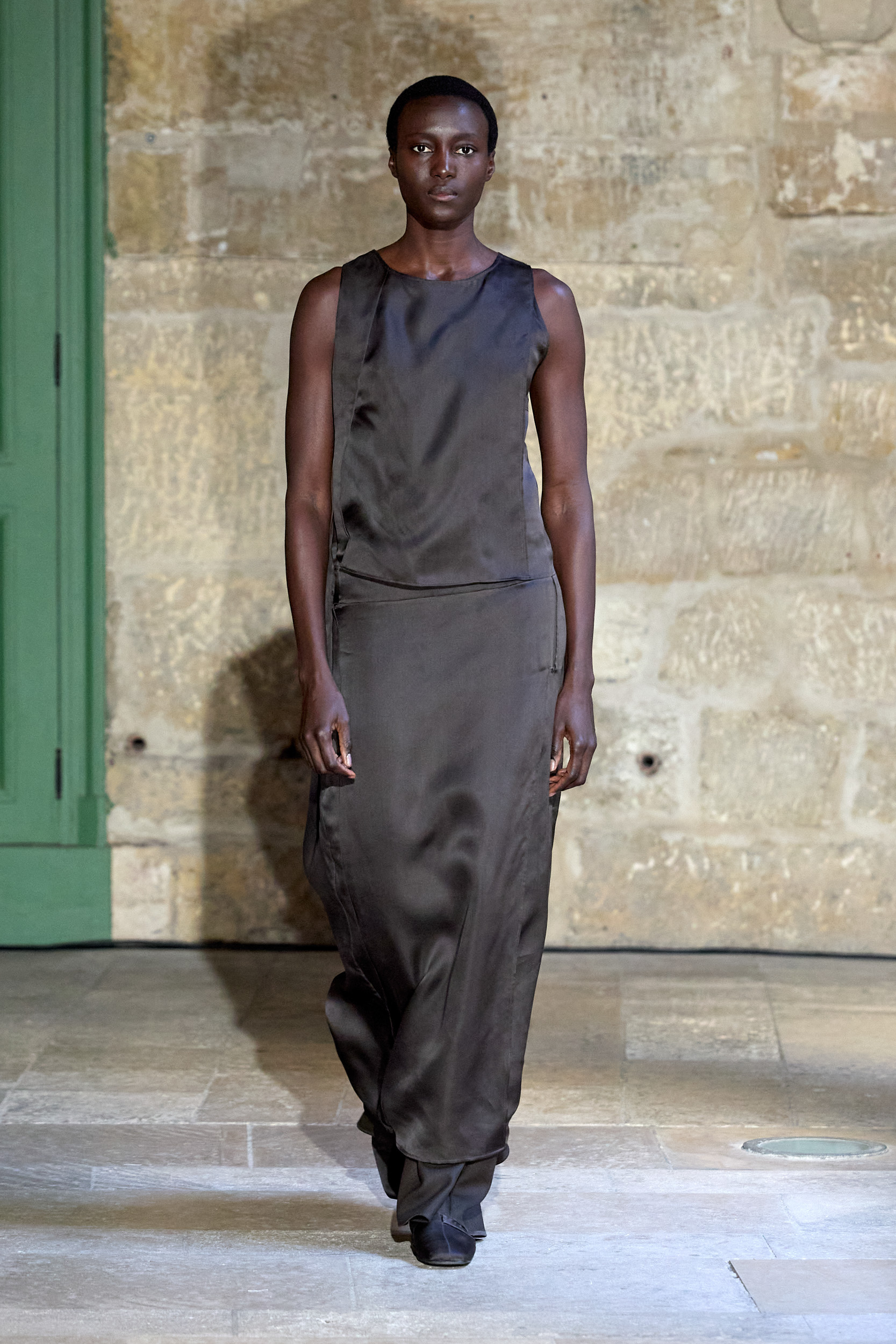 Ruohan Fall 2025 Fashion Show