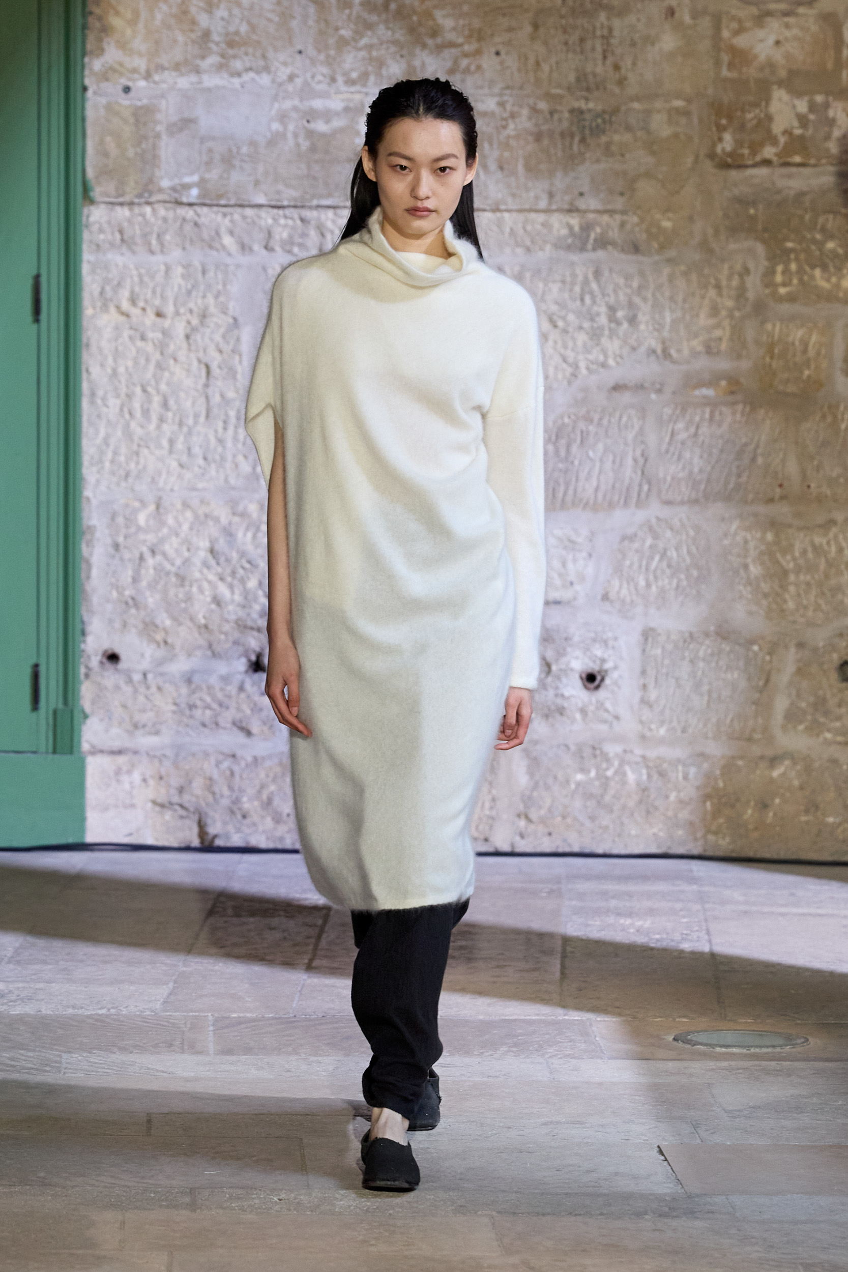 Ruohan Fall 2025 Fashion Show