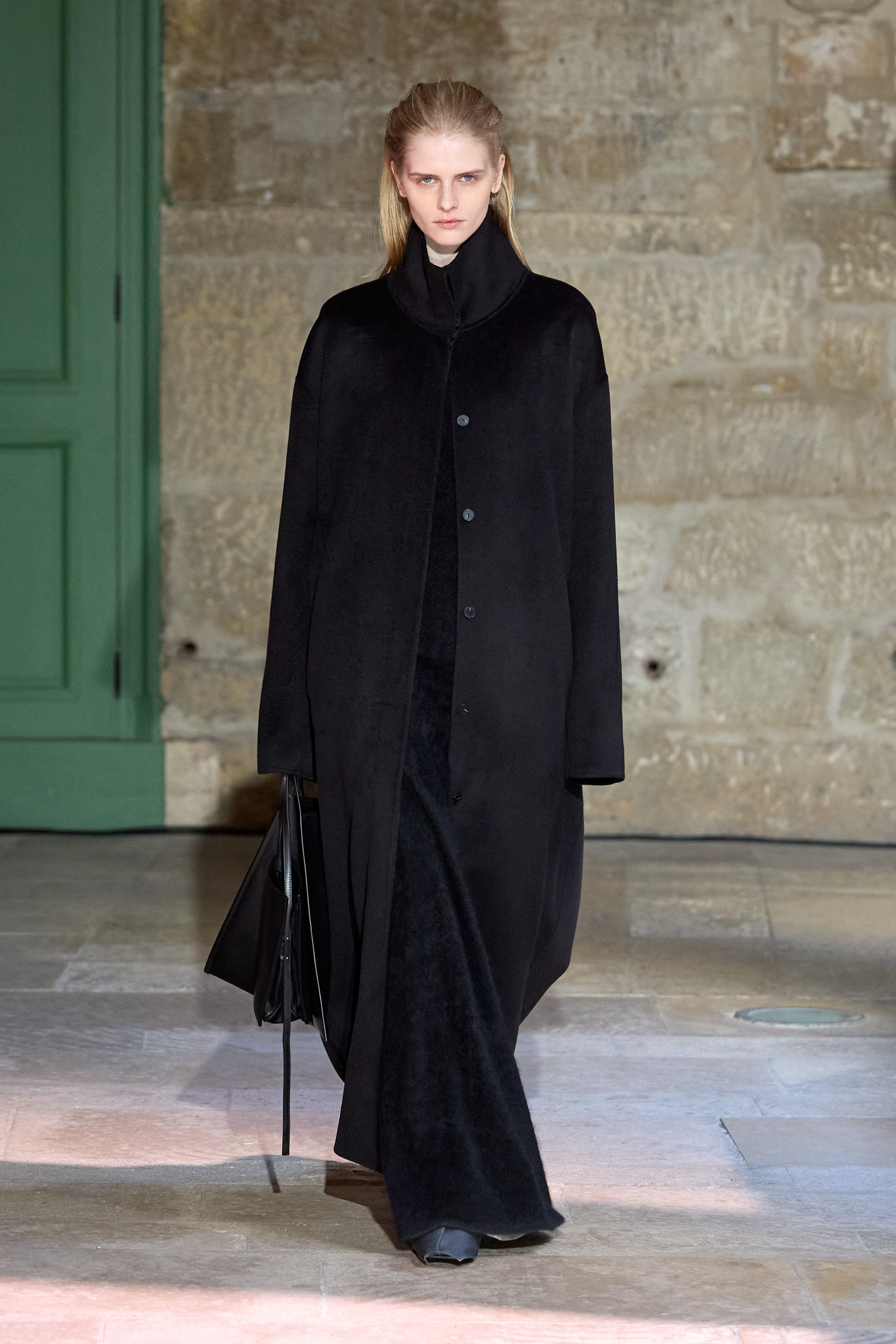 Ruohan Fall 2025 Fashion Show