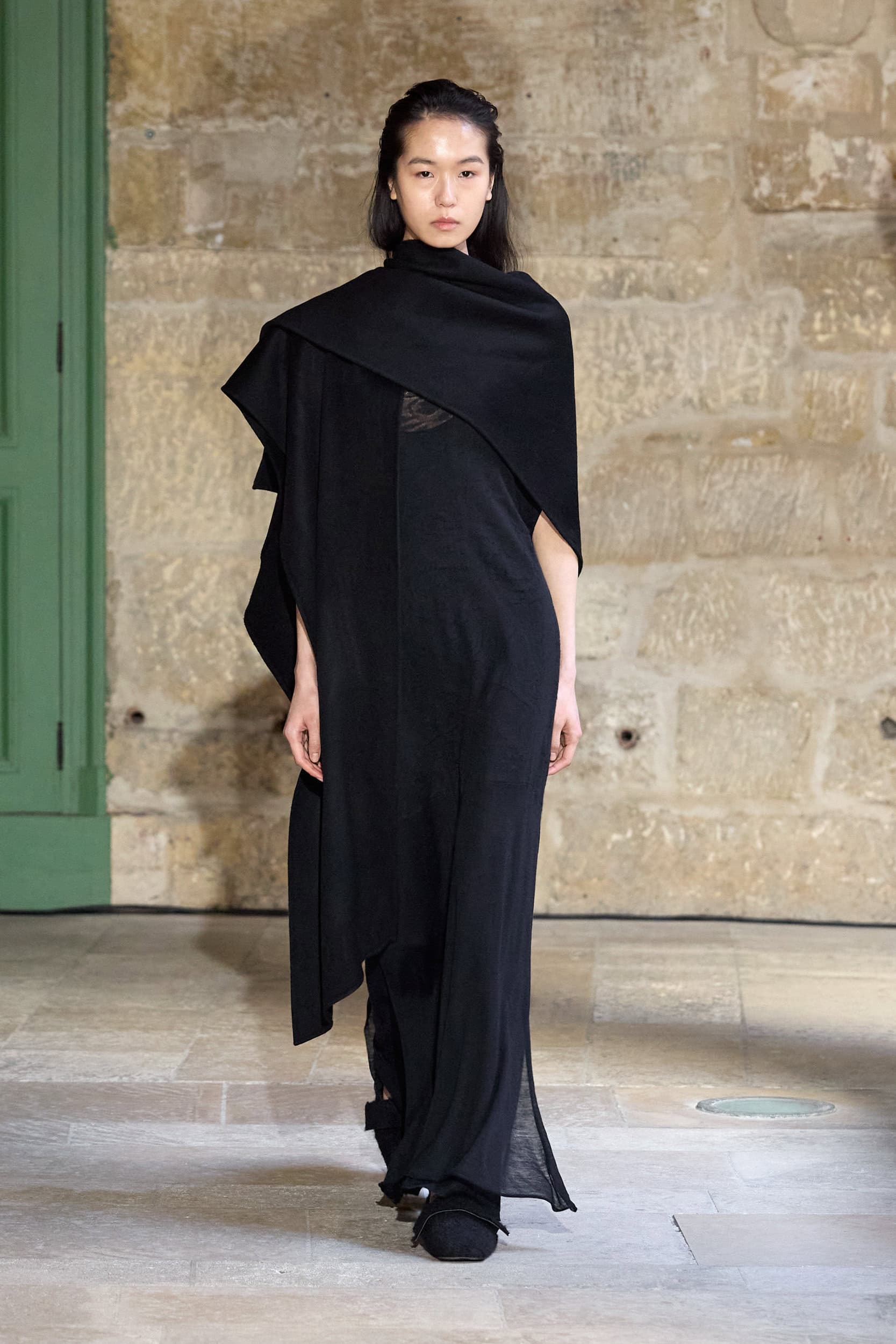 Ruohan Fall 2025 Fashion Show