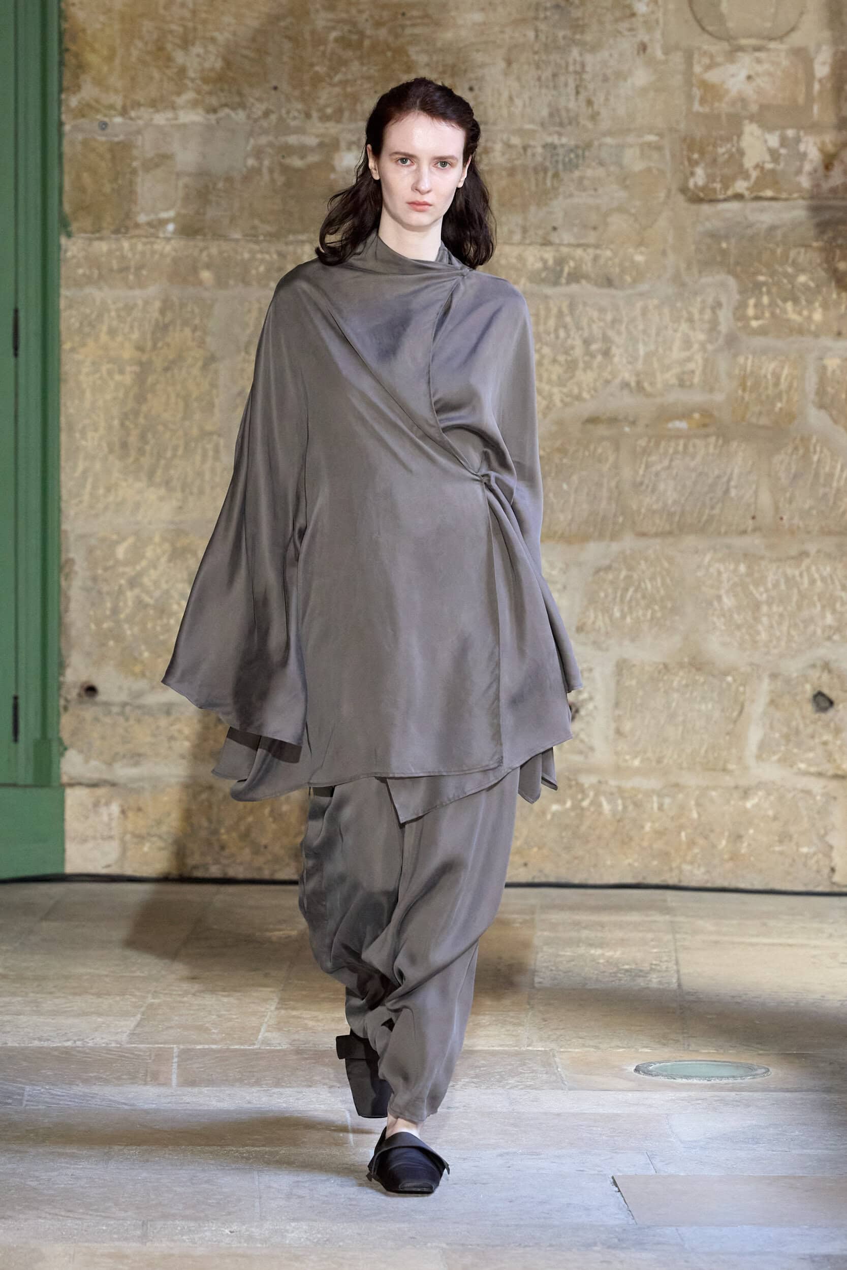 Ruohan Fall 2025 Fashion Show