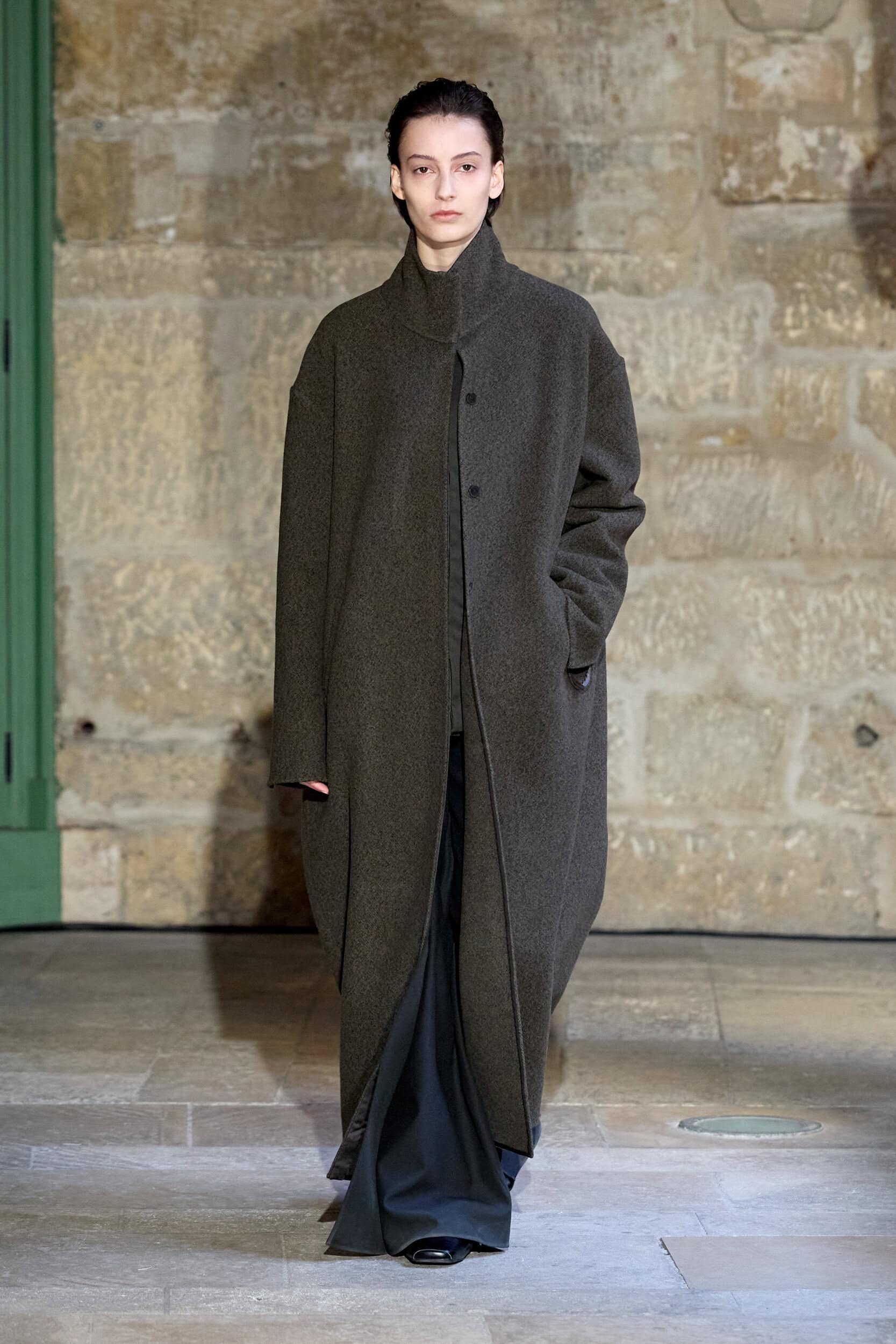 Ruohan Fall 2025 Fashion Show