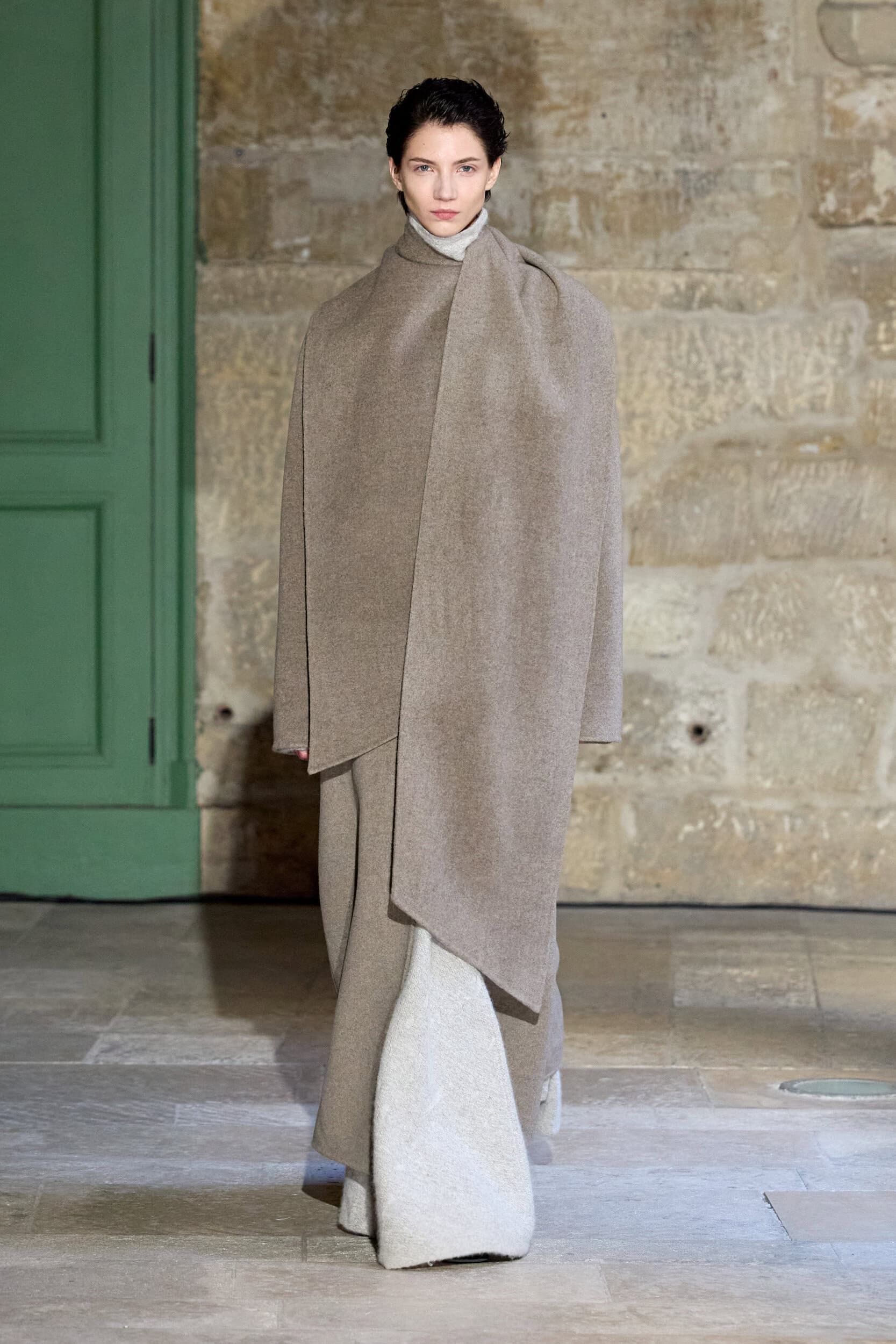 Ruohan Fall 2025 Fashion Show