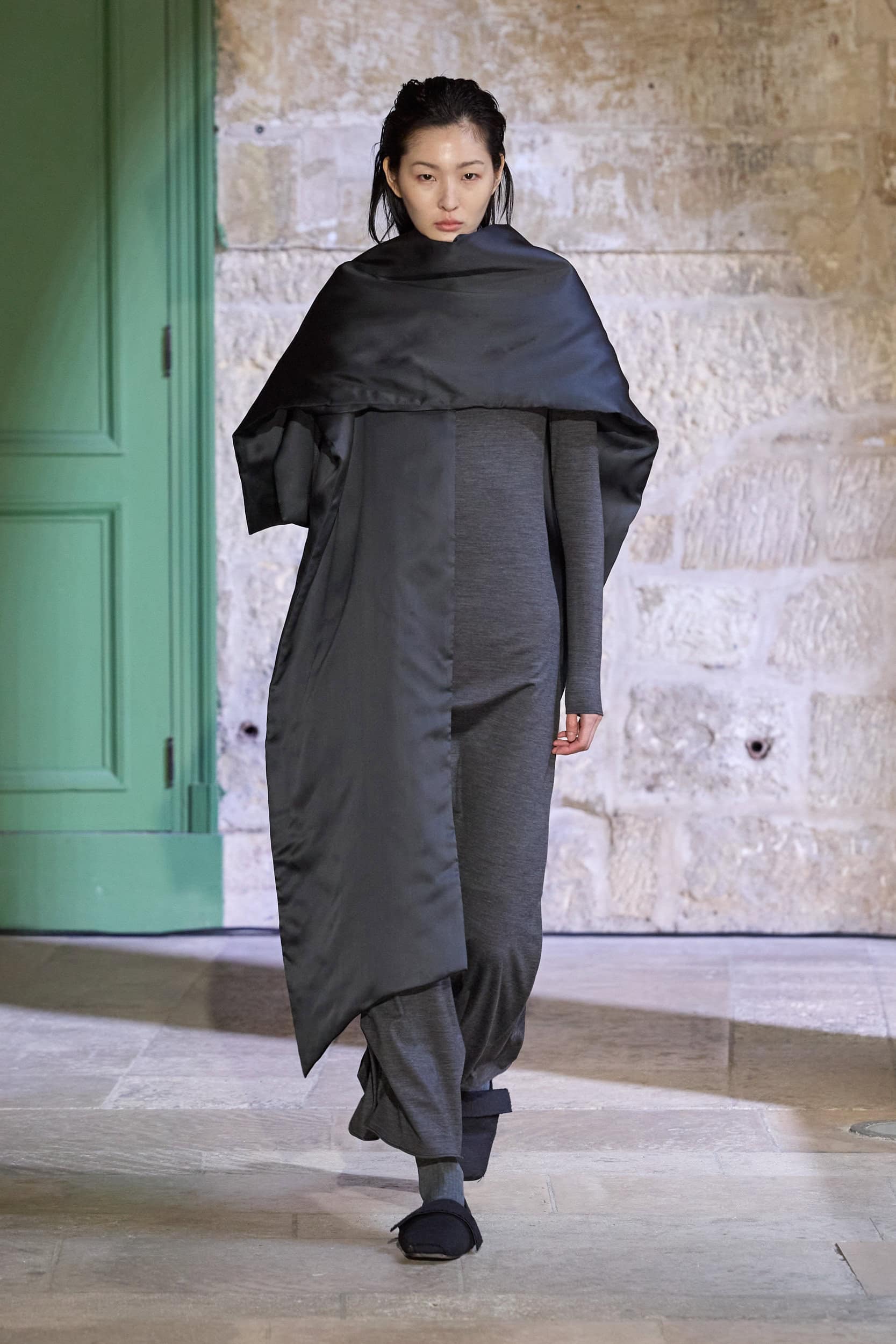 Ruohan Fall 2025 Fashion Show