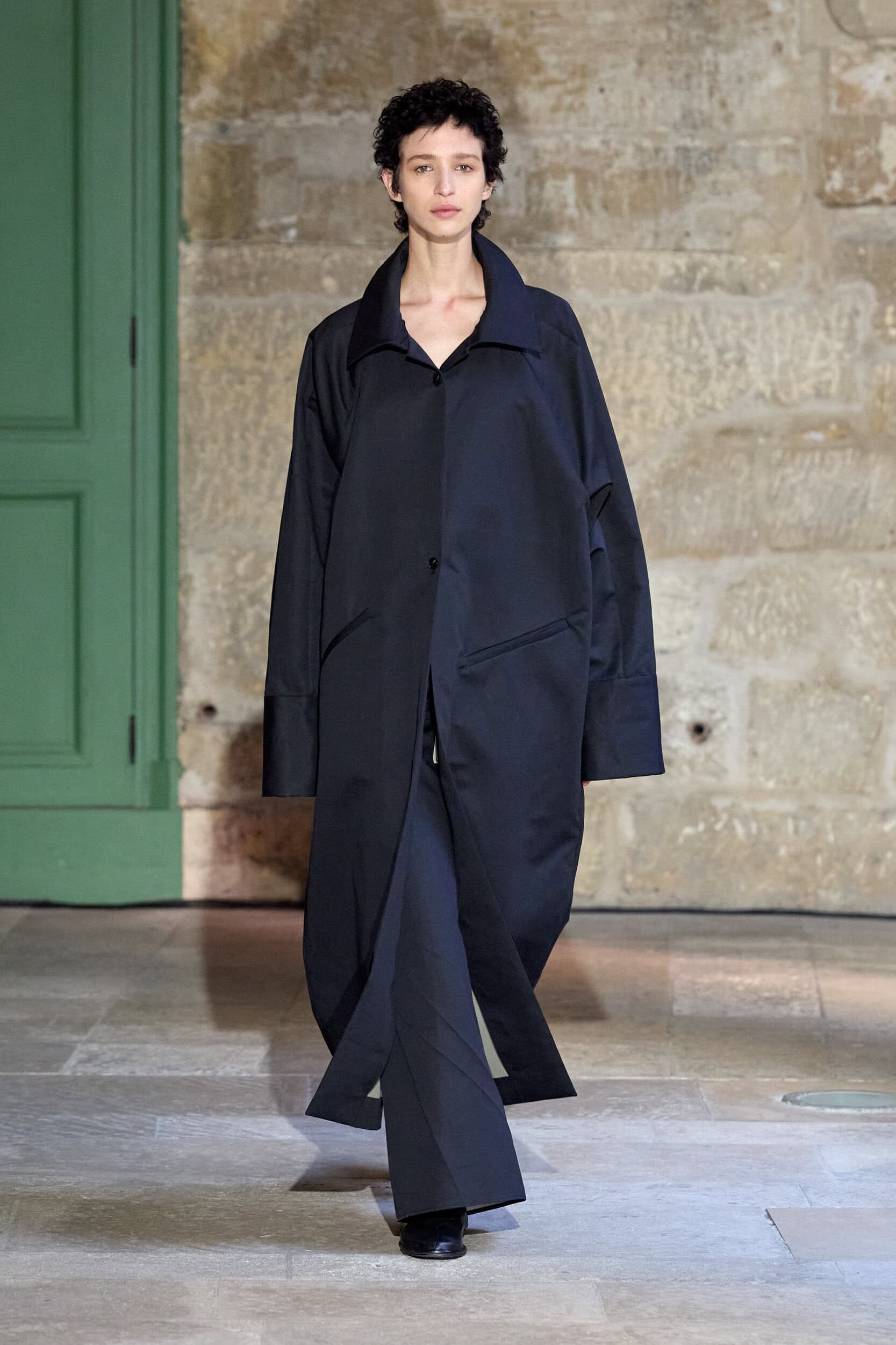Ruohan Fall 2025 Fashion Show