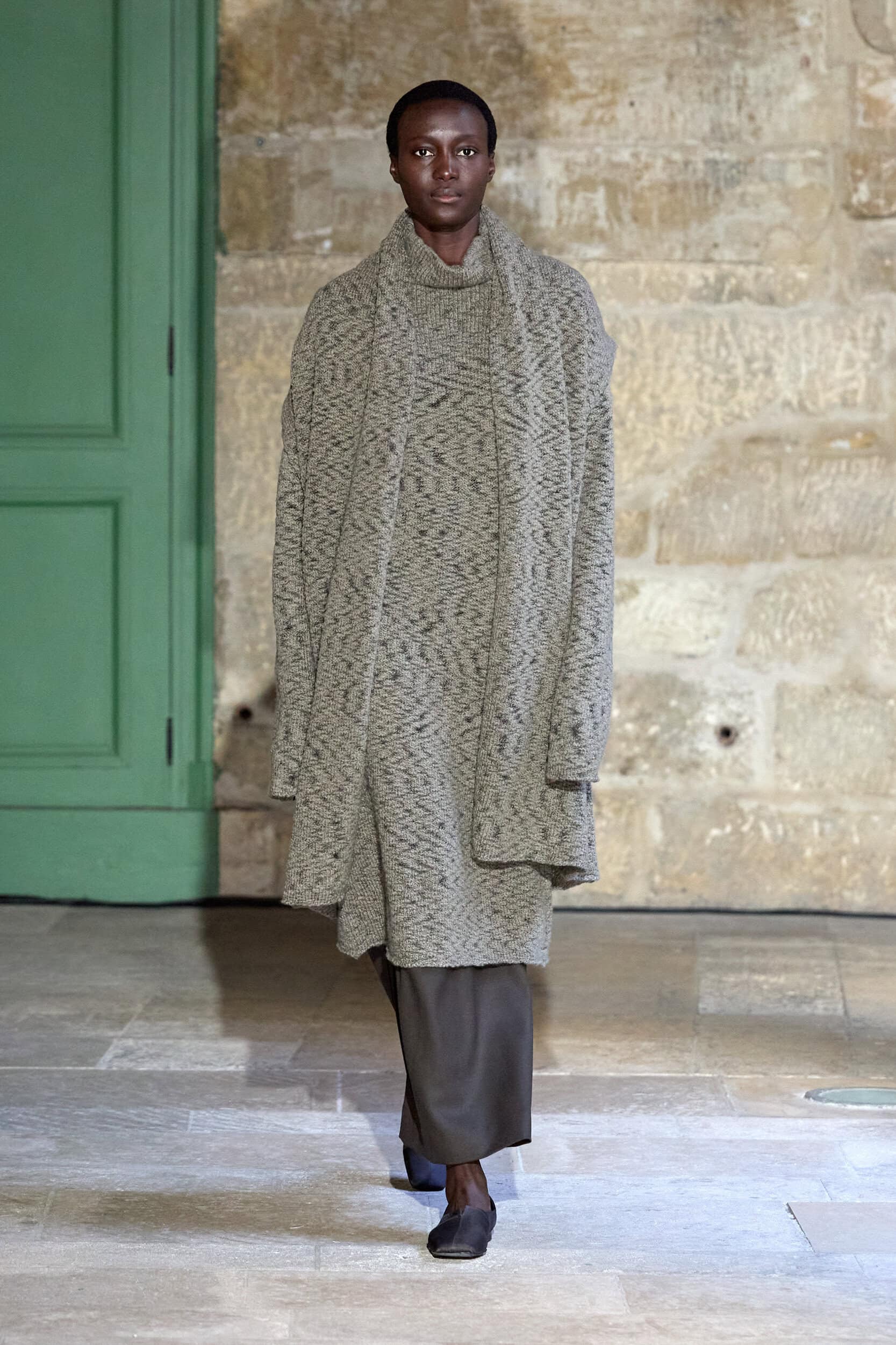Ruohan Fall 2025 Fashion Show