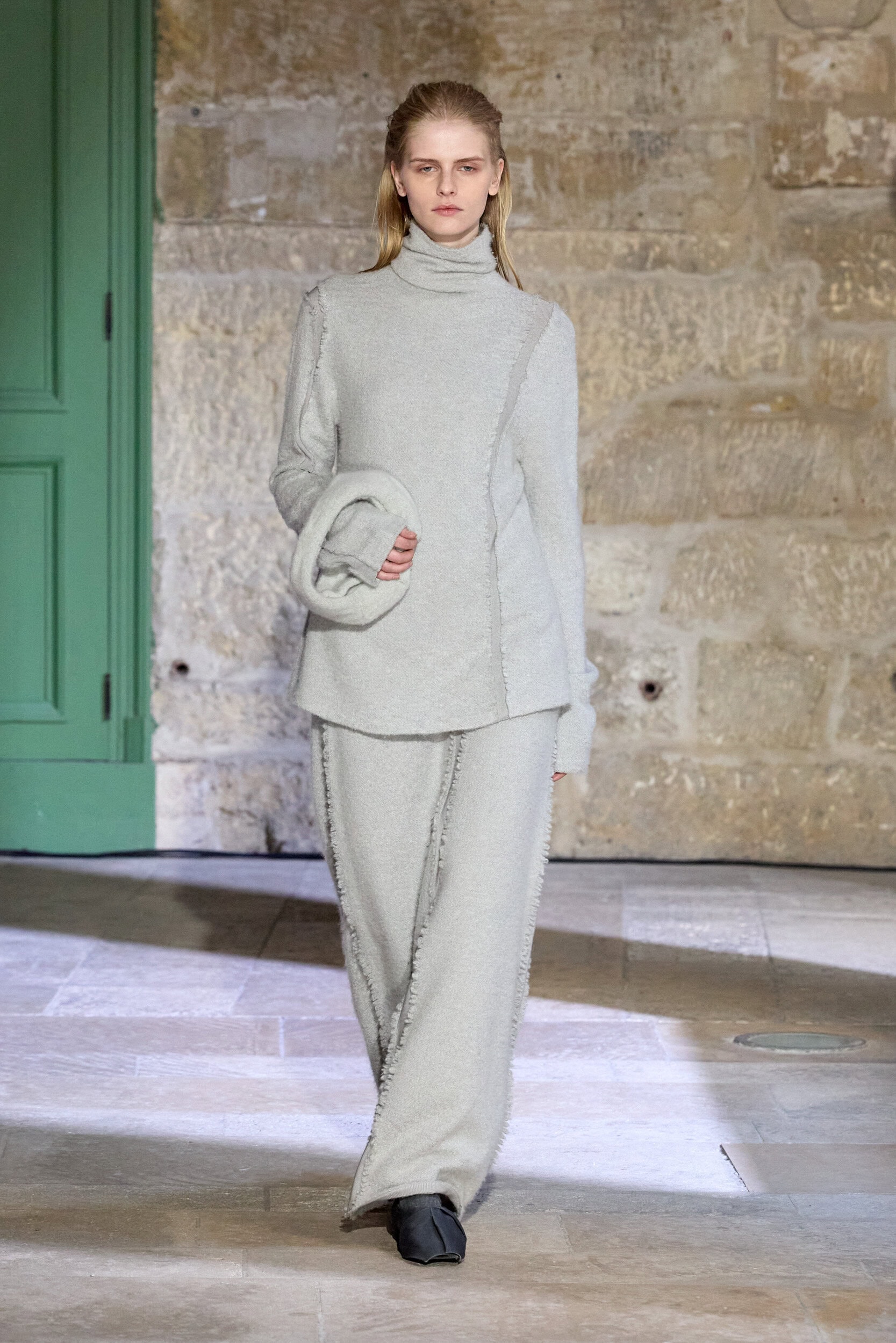 Ruohan Fall 2025 Fashion Show