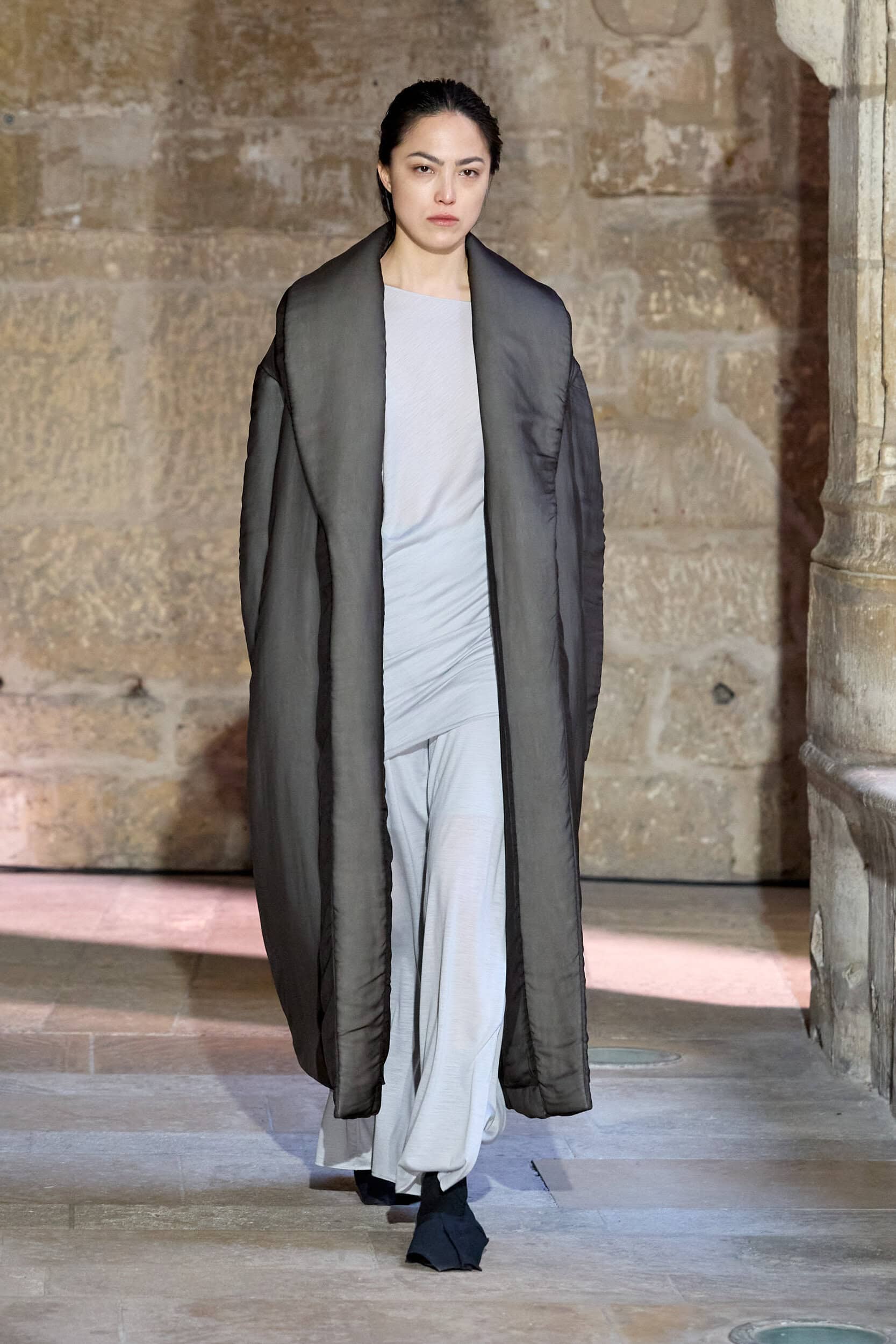 Ruohan Fall 2025 Fashion Show