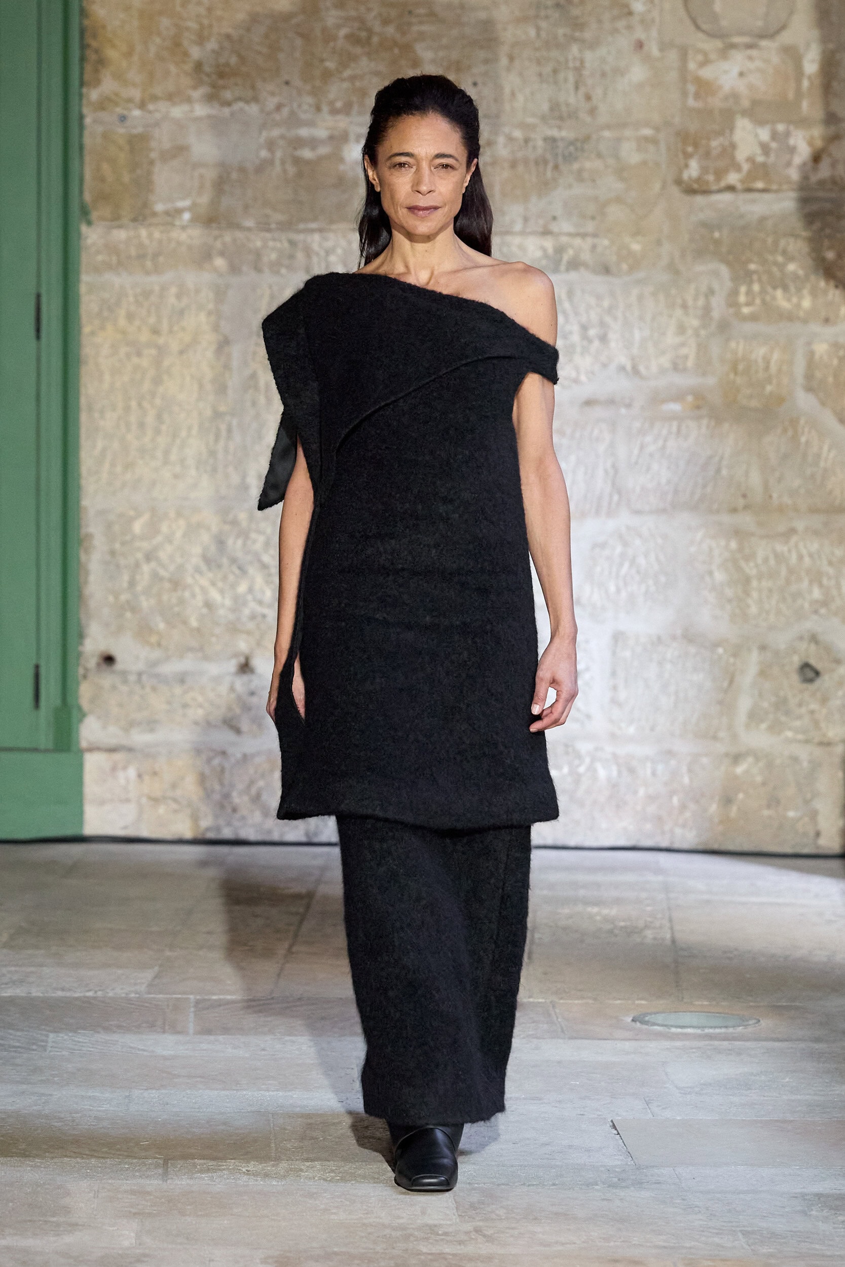 Ruohan Fall 2025 Fashion Show