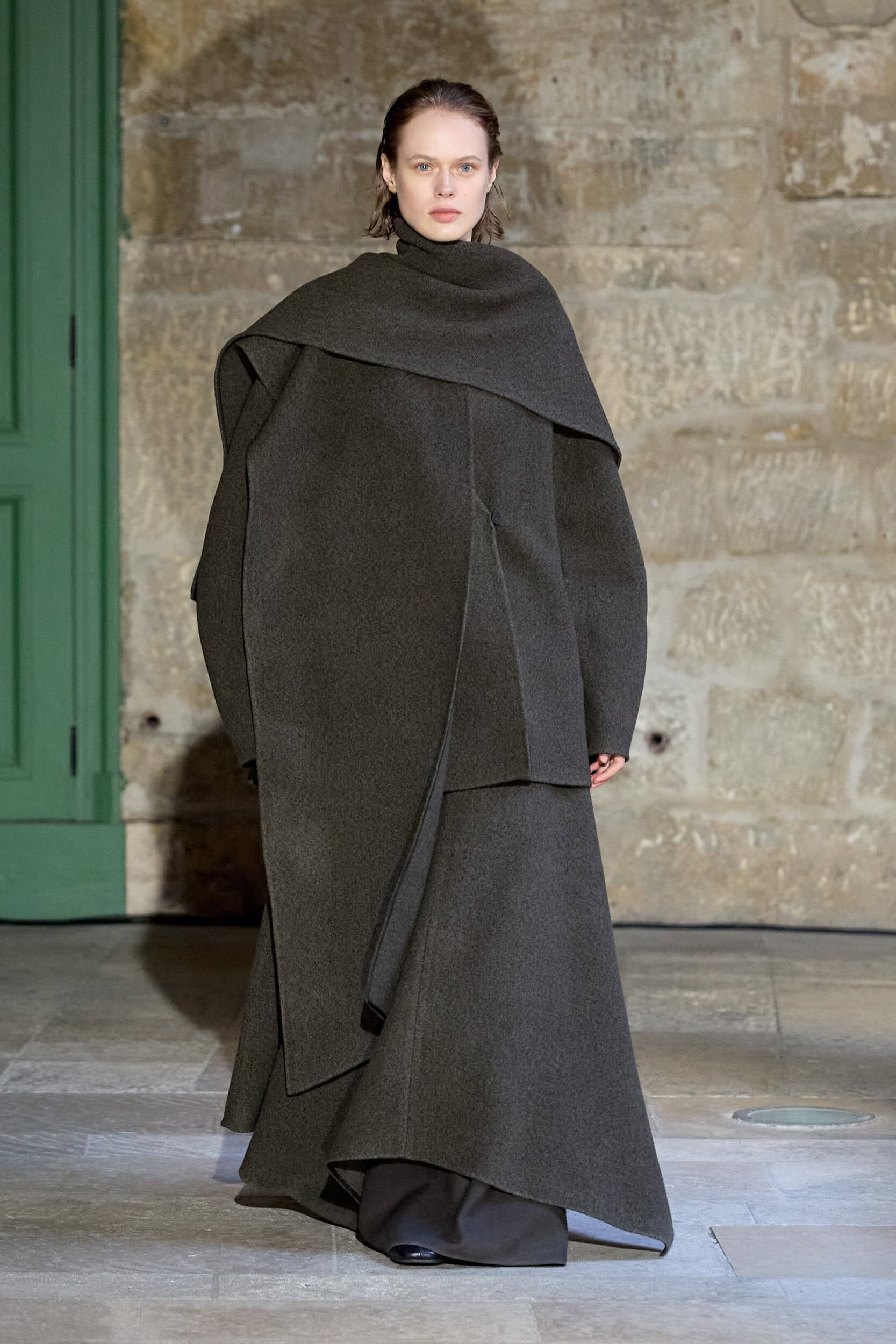 Ruohan Fall 2025 Fashion Show