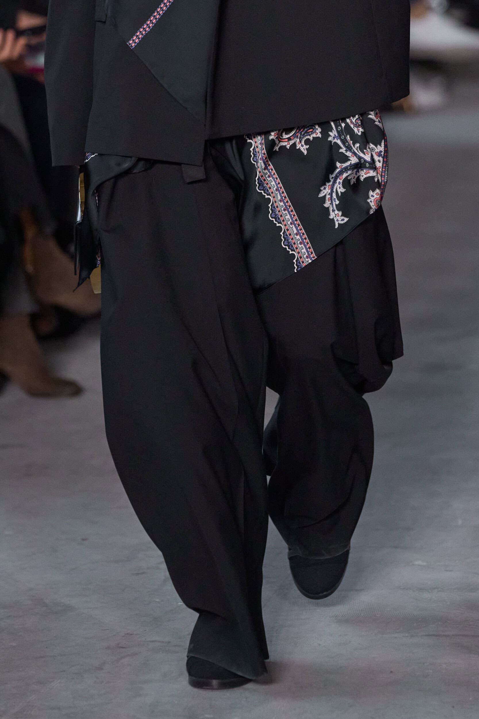 Sacai Fall 2025 Fashion Show Details